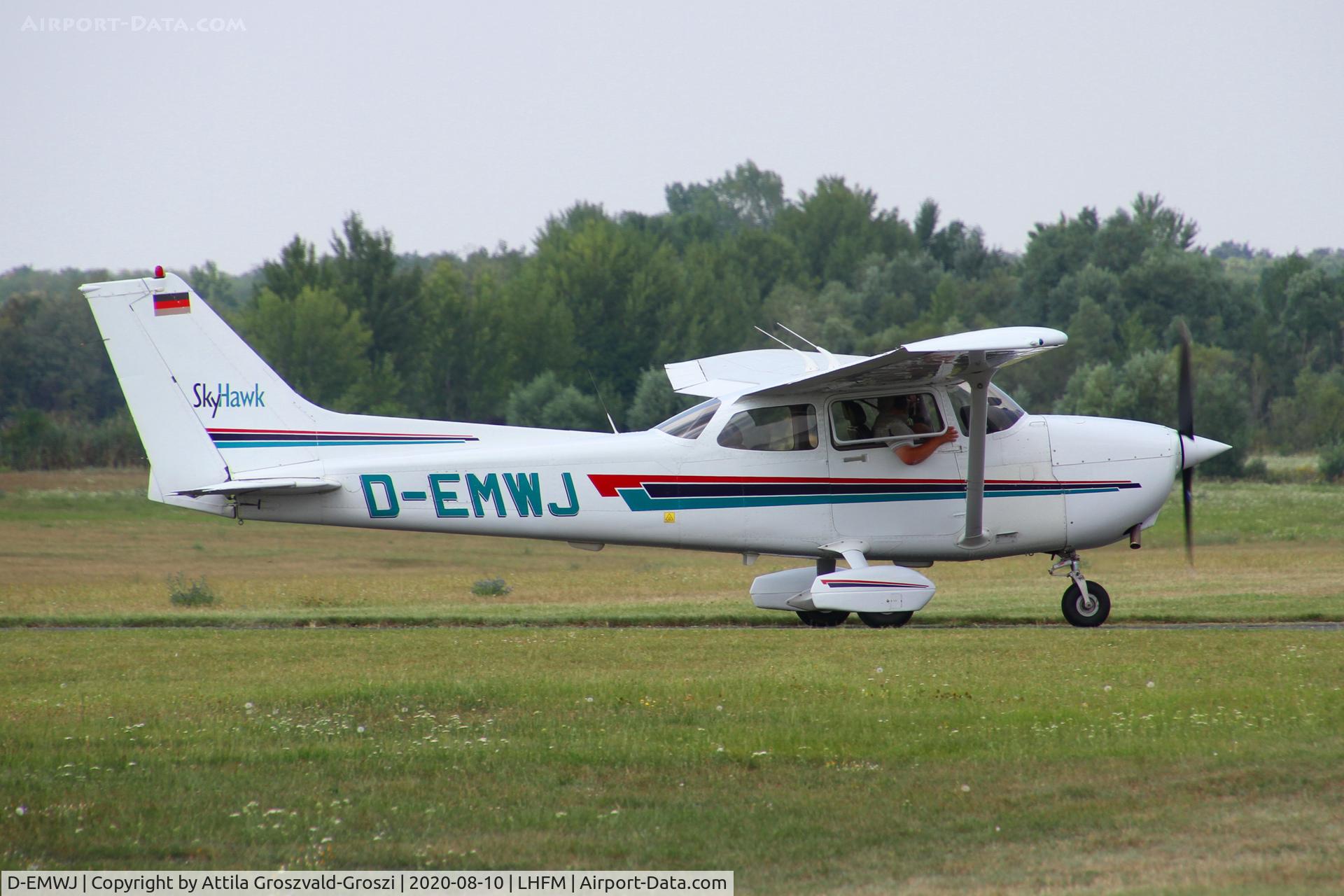 D-EMWJ, 2001 Cessna 172R C/N 17280986, LHFM - Fertöszentmiklós, MEIDL Airport, Hungary