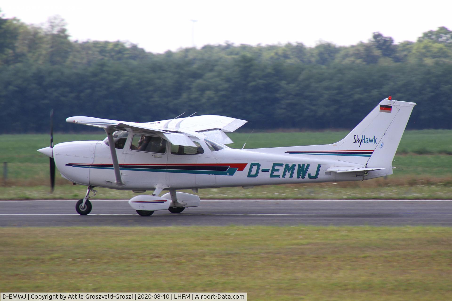 D-EMWJ, 2001 Cessna 172R C/N 17280986, LHFM - Fertöszentmiklós, MEIDL Airport, Hungary