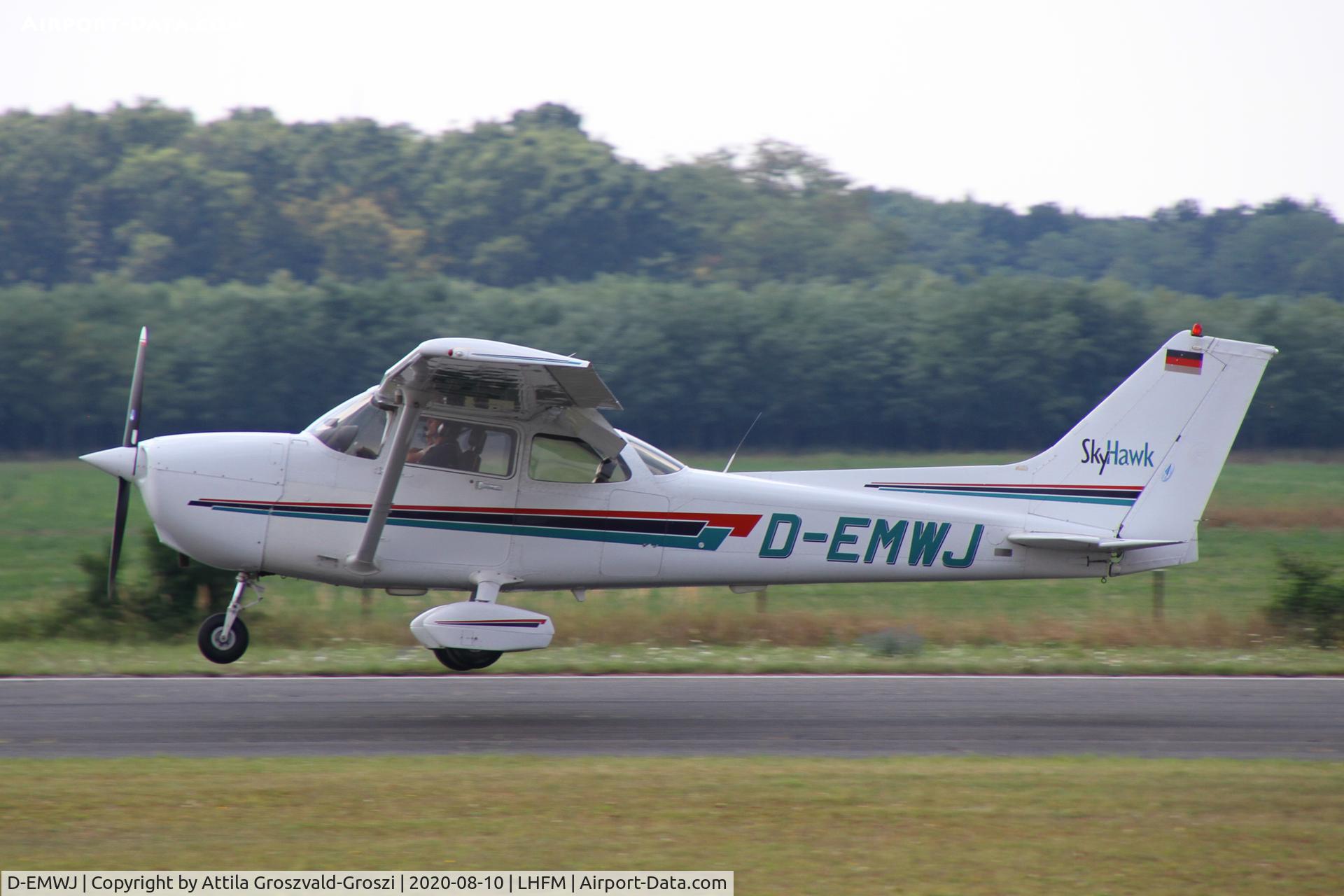 D-EMWJ, 2001 Cessna 172R C/N 17280986, LHFM - Fertöszentmiklós, MEIDL Airport, Hungary