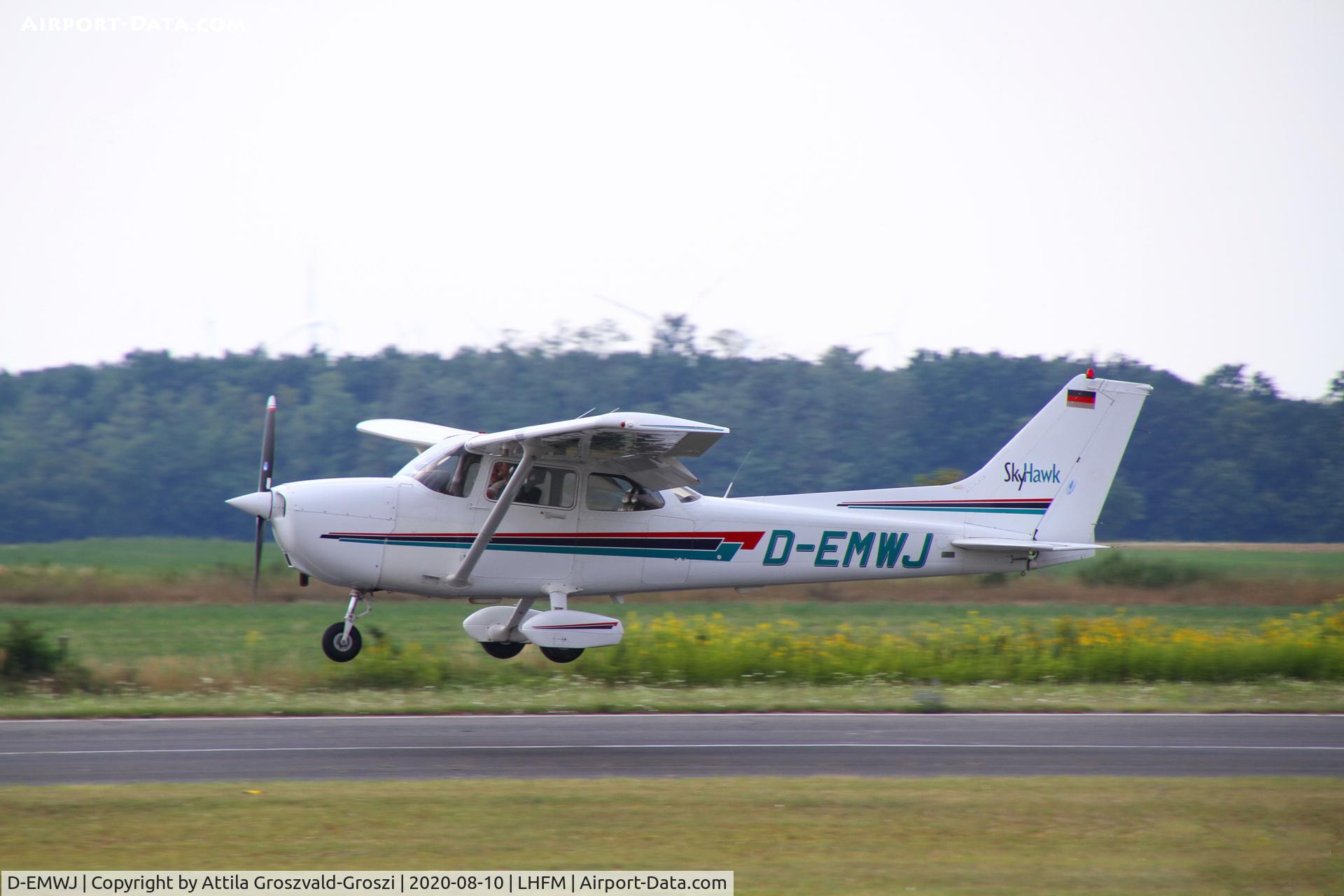 D-EMWJ, 2001 Cessna 172R C/N 17280986, LHFM - Fertöszentmiklós, MEIDL Airport, Hungary
