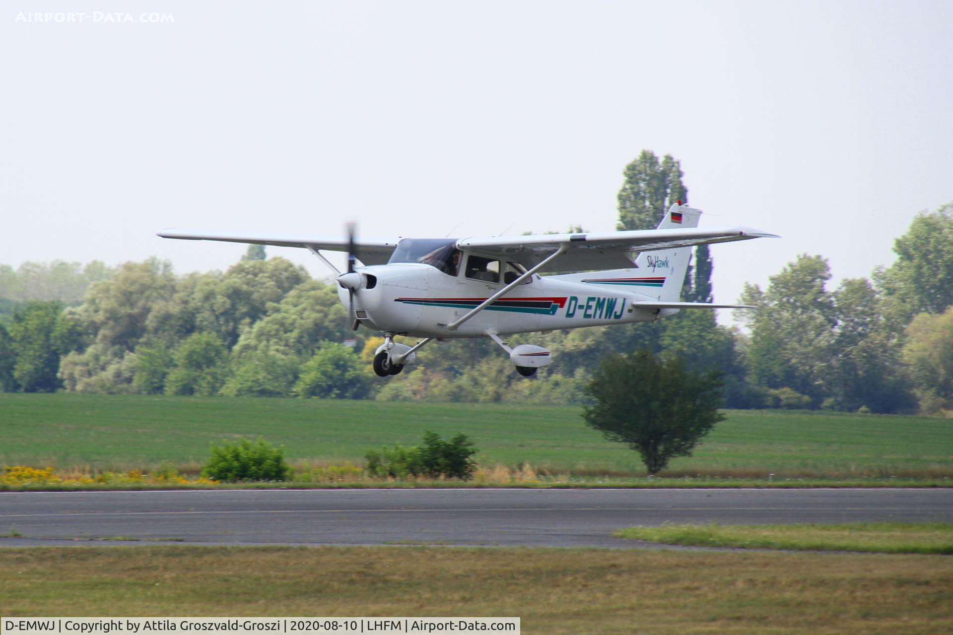 D-EMWJ, 2001 Cessna 172R C/N 17280986, LHFM - Fertöszentmiklós, MEIDL Airport, Hungary