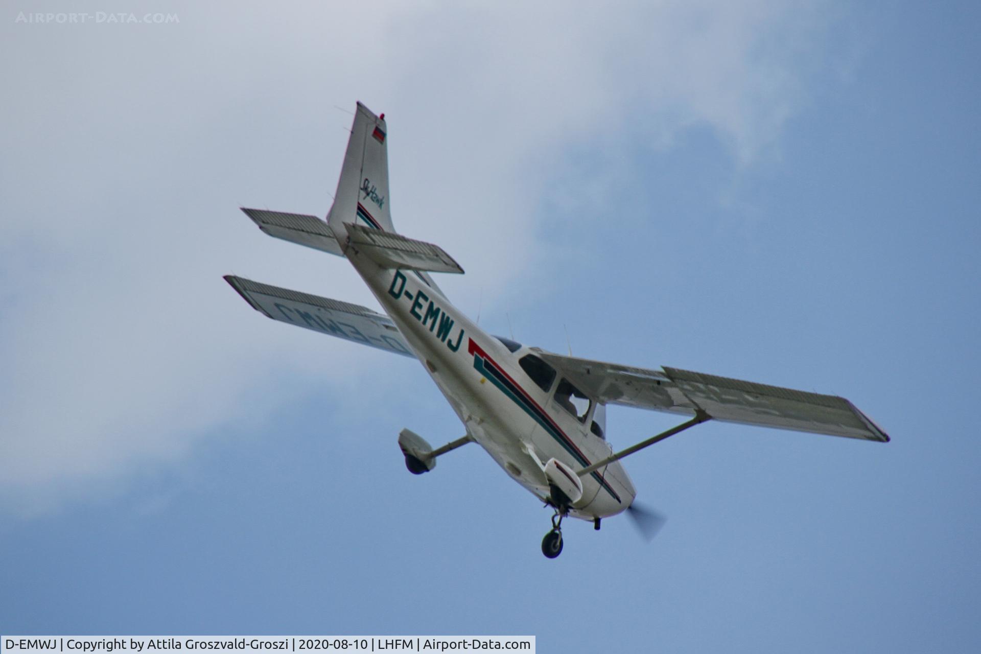 D-EMWJ, 2001 Cessna 172R C/N 17280986, LHFM - Fertöszentmiklós, MEIDL Airport, Hungary