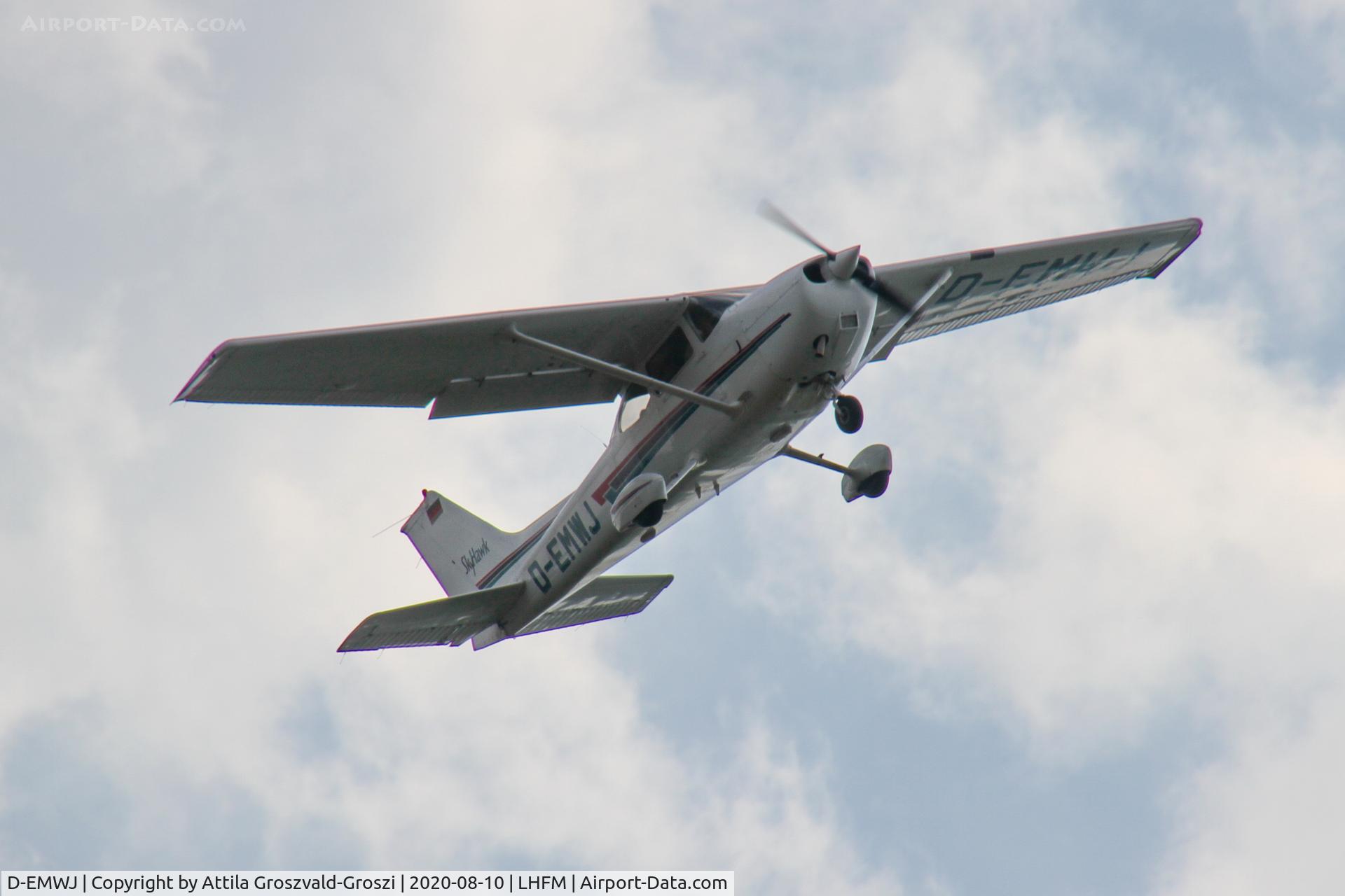 D-EMWJ, 2001 Cessna 172R C/N 17280986, LHFM - Fertöszentmiklós, MEIDL Airport, Hungary