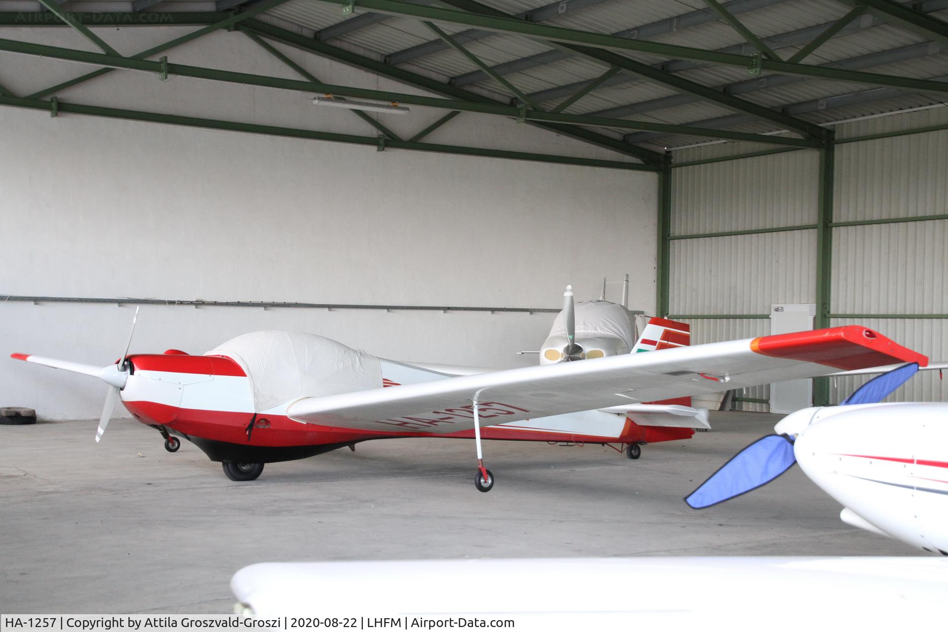 HA-1257, 1988 Scheibe SF-25C Falke 2000 C/N 44455, LHFM - Fertöszentmiklós, MEIDL Airport, Hungary