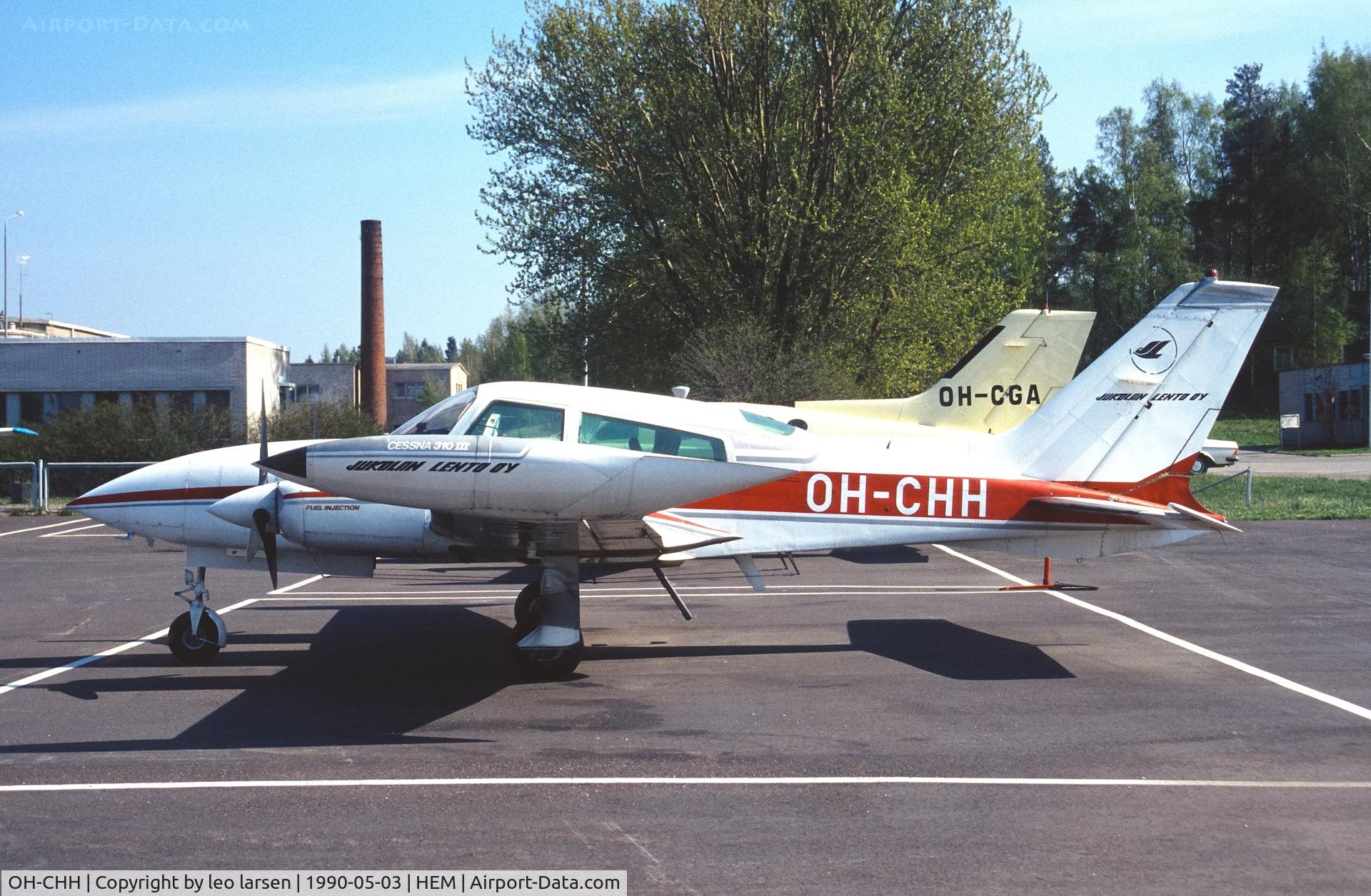 OH-CHH, 1975 Cessna 310R II C/N 310R-0131, Malmi 3.5.1990