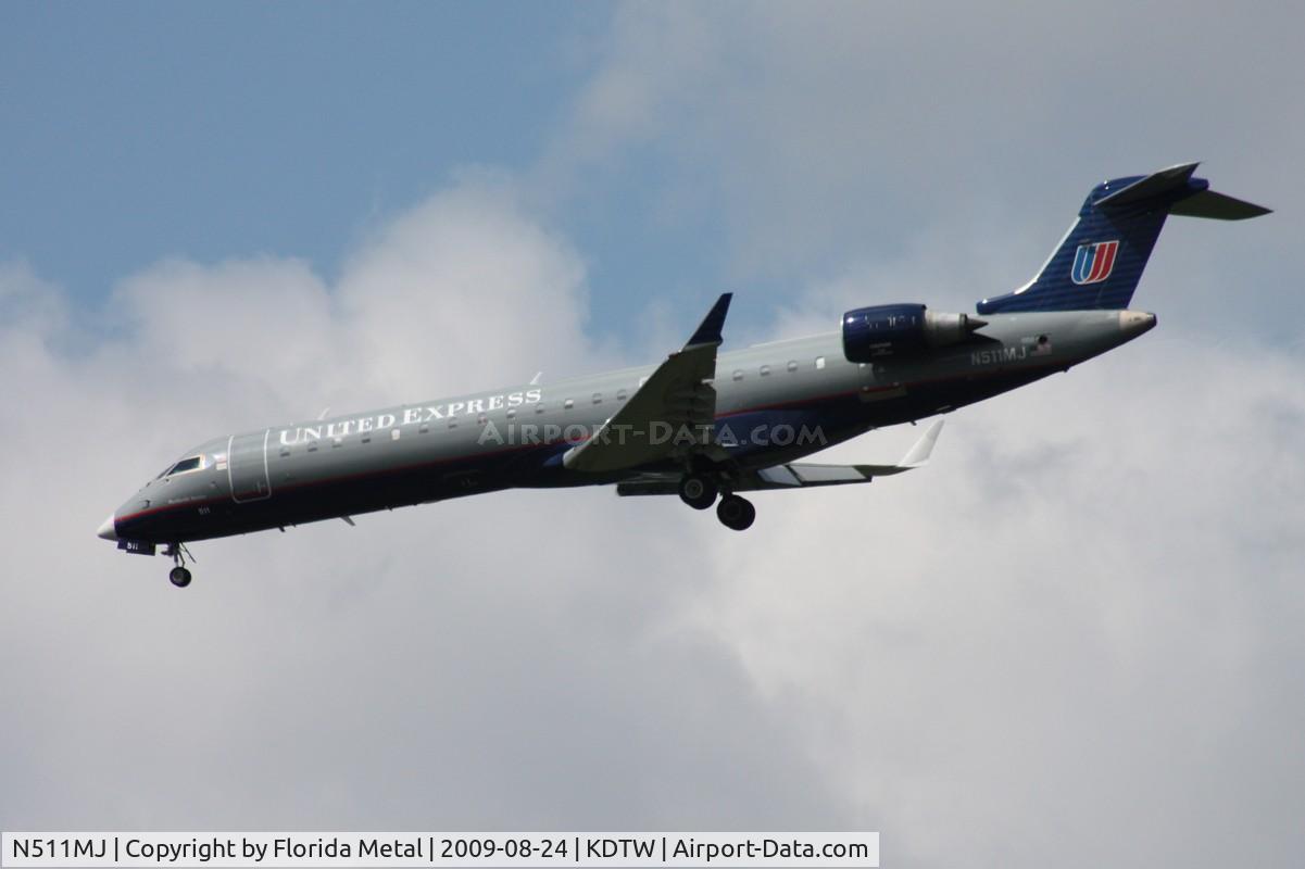 N511MJ, 2003 Bombardier CRJ-700 (CL-600-2C10) Regional Jet C/N 10104, DTW 2009
