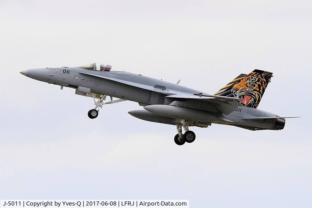 J-5011, McDonnell Douglas F/A-18C Hornet C/N 1351, McDonnell Douglas FA-18C Hornet, Take off rwy 26, Landivisiau Naval Air Base (LFRJ) Tiger Meet 2017