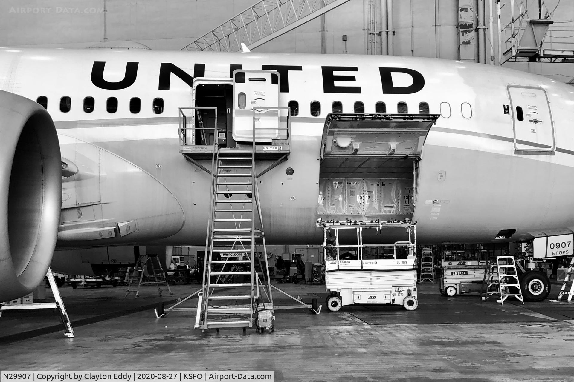 N29907, 2013 Boeing 787-8 Dreamliner C/N 34830, SFO 2020.