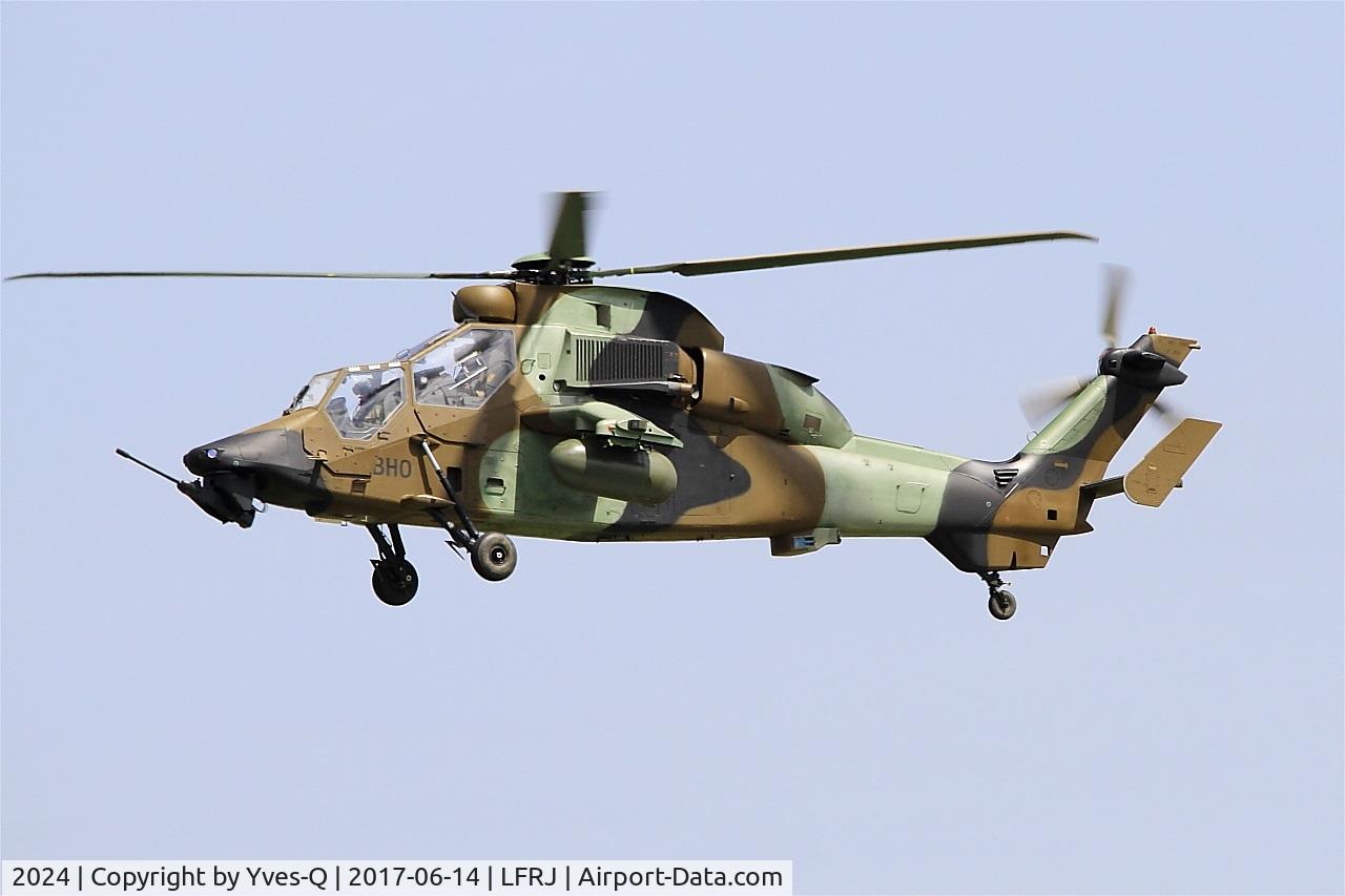 2024, Eurocopter EC-665 Tigre HAP C/N 2024, Eurocopter EC-665 Tigre HAP, On final rwy 26, Landivisiau Naval Air Base (LFRJ) Tiger Meet 2017