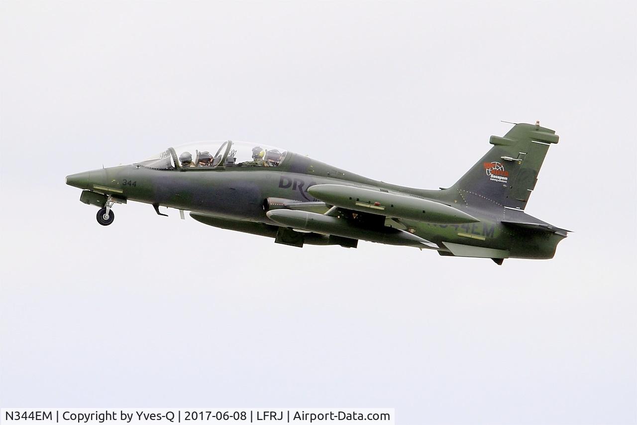 N344EM, 1991 Aermacchi MB-339CB C/N 6801/174, Aermacchi MB-339CB, Take off rwy 26, Landivisiau Naval Air Base (LFRJ) Tiger Meet 2017