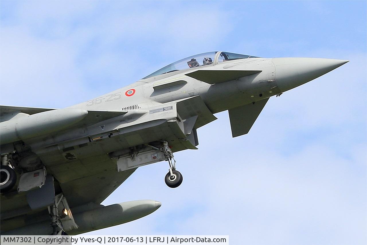 MM7302, Eurofighter EF-2000 Typhoon S C/N IS034, Eurofighter EF-2000 Typhoon S, Short approach rwy 08, Landivisiau Naval Air Base (LFRJ) Tiger Meet 2017