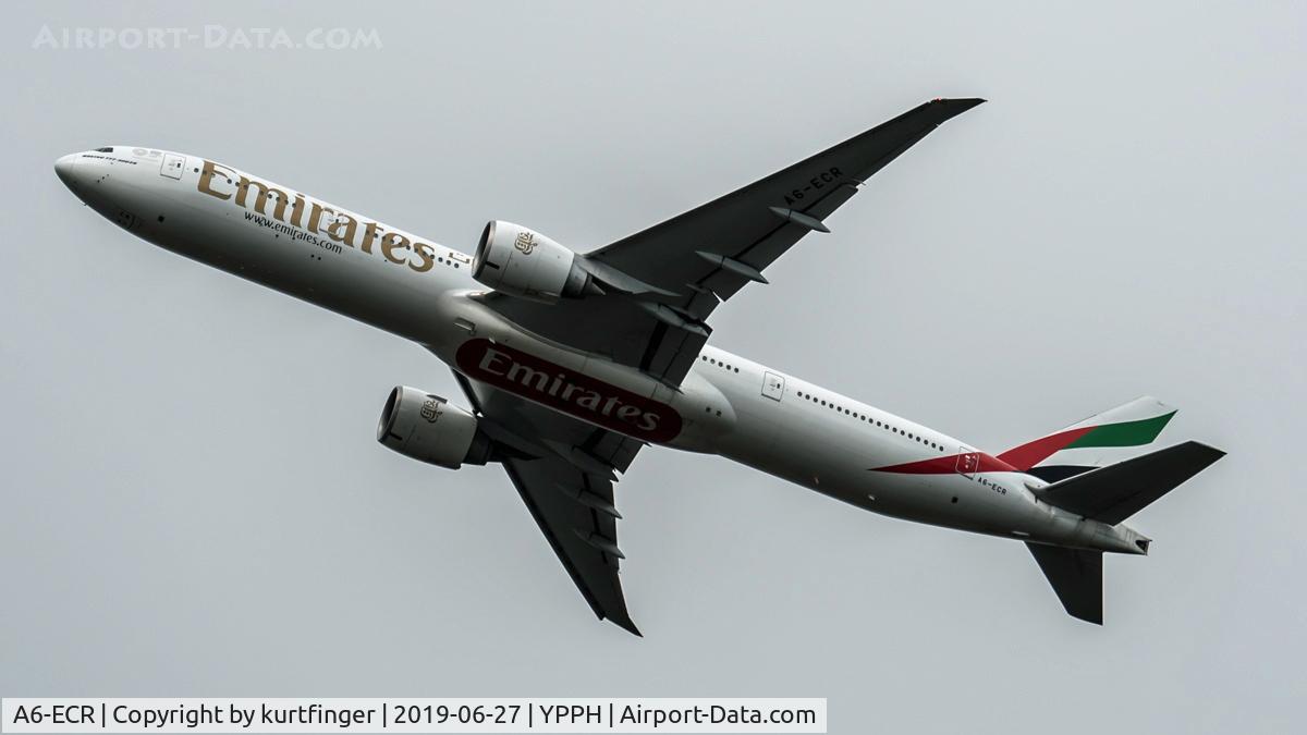 A6-ECR, 2009 Boeing 777-31H/ER C/N 35592, Boeing 777-31HER cn 35592 ln 794. Emirates A6-ECR YPPH 27th June 2019