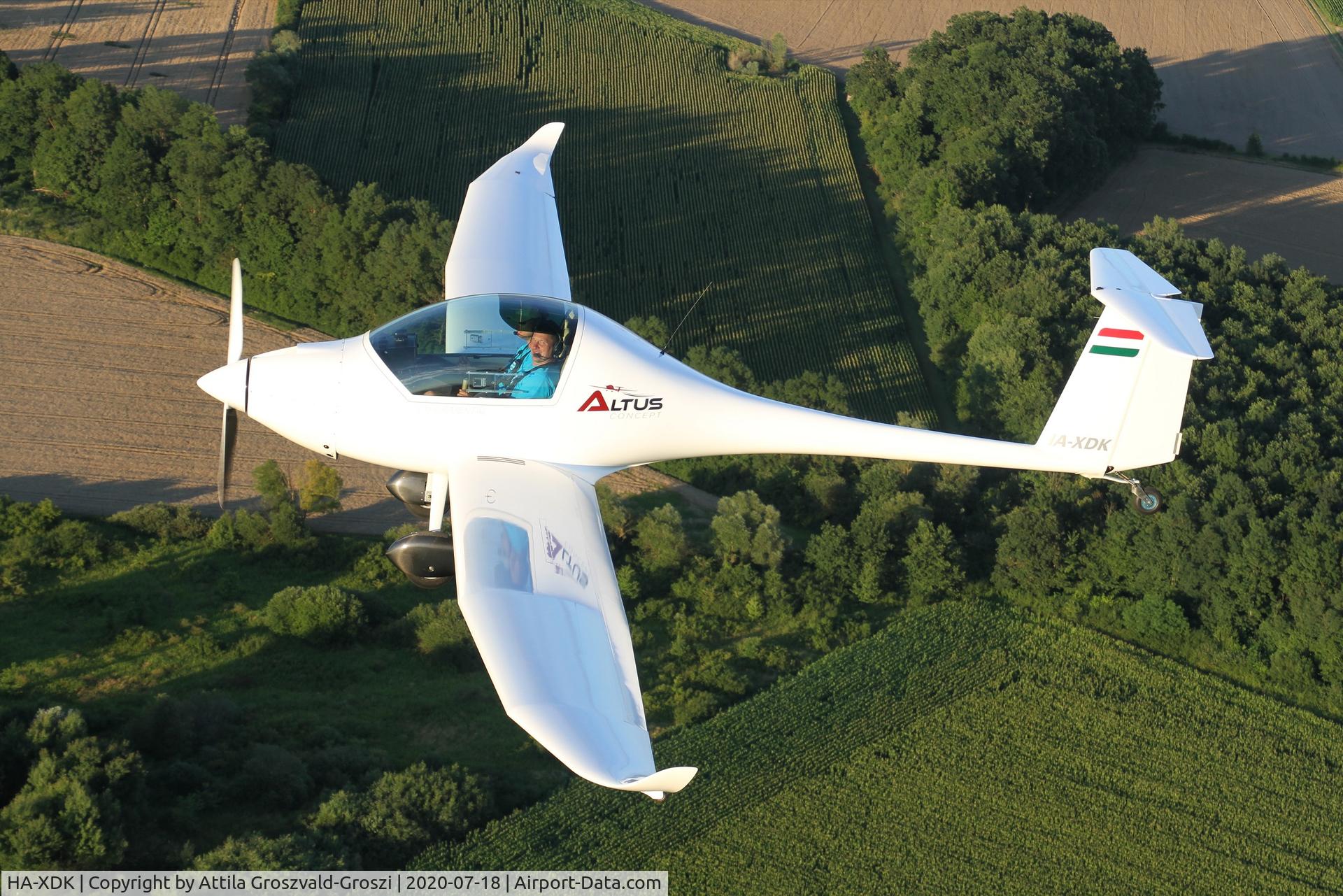 HA-XDK, 2017 Omikron-Dokk Altus C/N 001, Becsehely-Mura Airfield, Hungary
