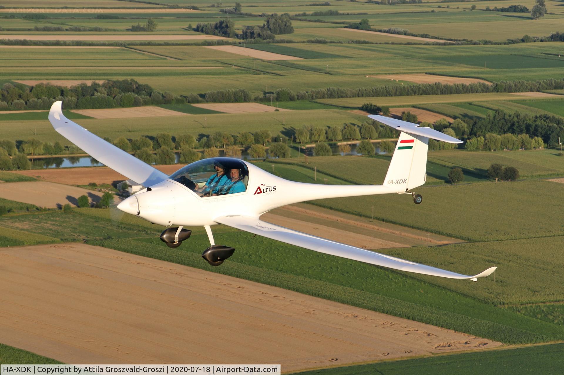 HA-XDK, 2017 Omikron-Dokk Altus C/N 001, Becsehely-Mura Airfield, Hungary