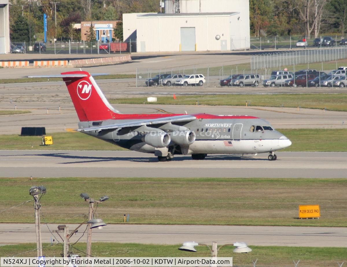 N524XJ, 1999 British Aerospace Avro 146-RJ85A C/N E2349, DTW 2006