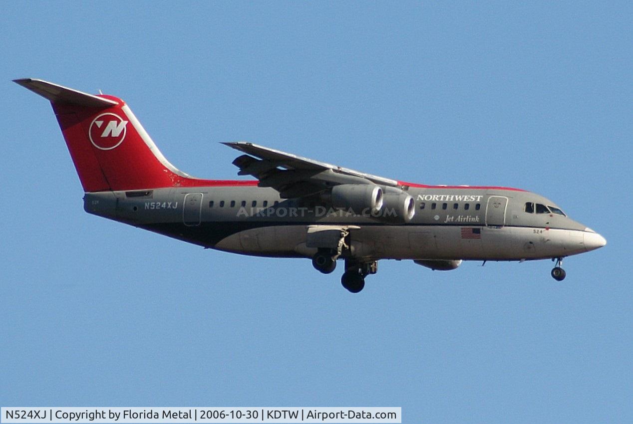 N524XJ, 1999 British Aerospace Avro 146-RJ85A C/N E2349, DTW 2006