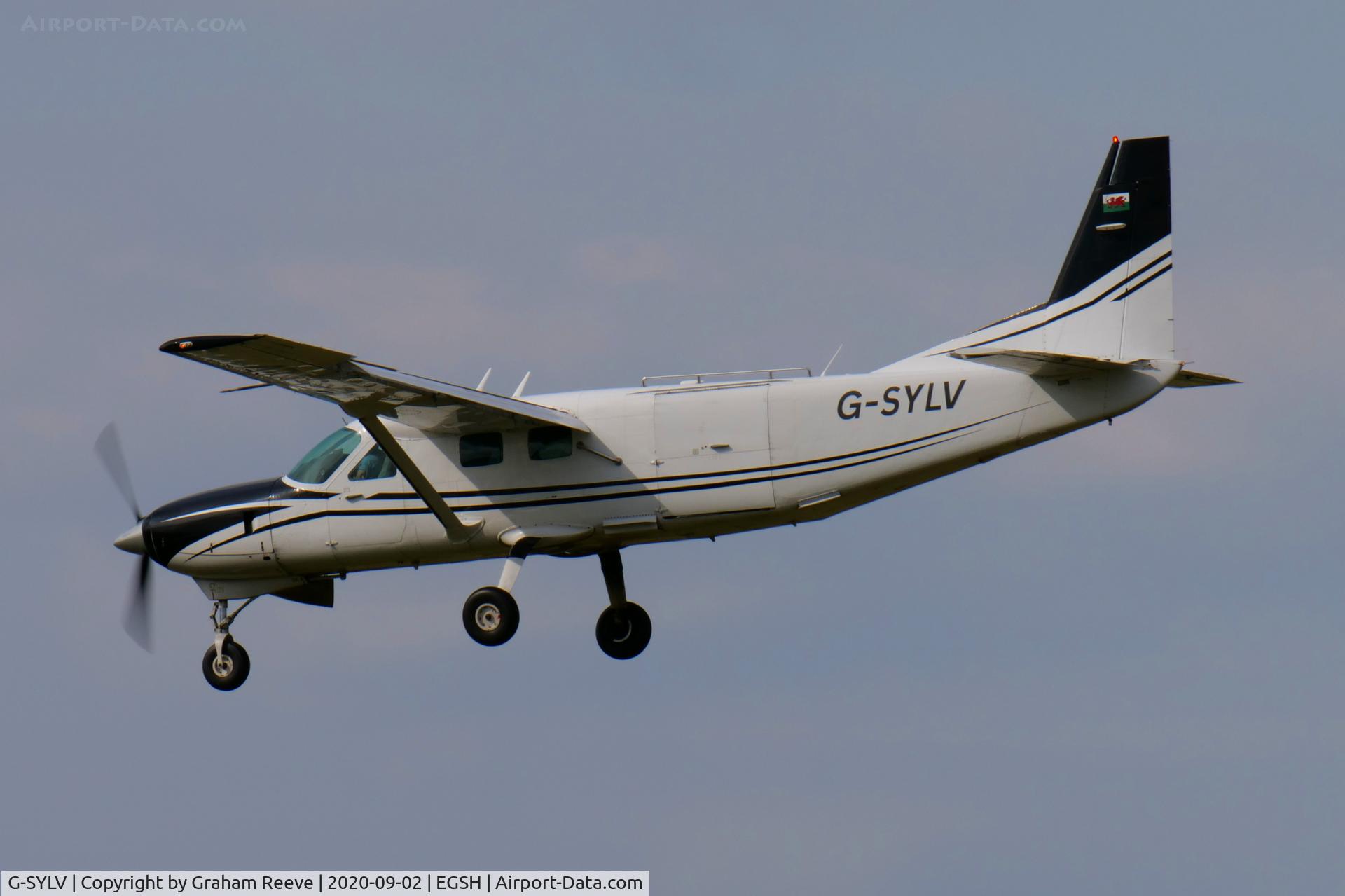 G-SYLV, 2002 Cessna 208B  Grand Caravan C/N 208B0936, Landing at Norwich.