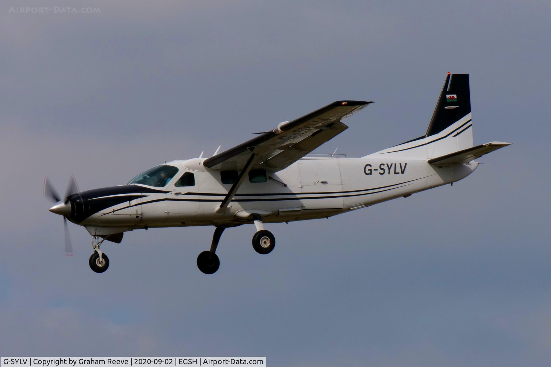 G-SYLV, 2002 Cessna 208B  Grand Caravan C/N 208B0936, Landing at Norwich.