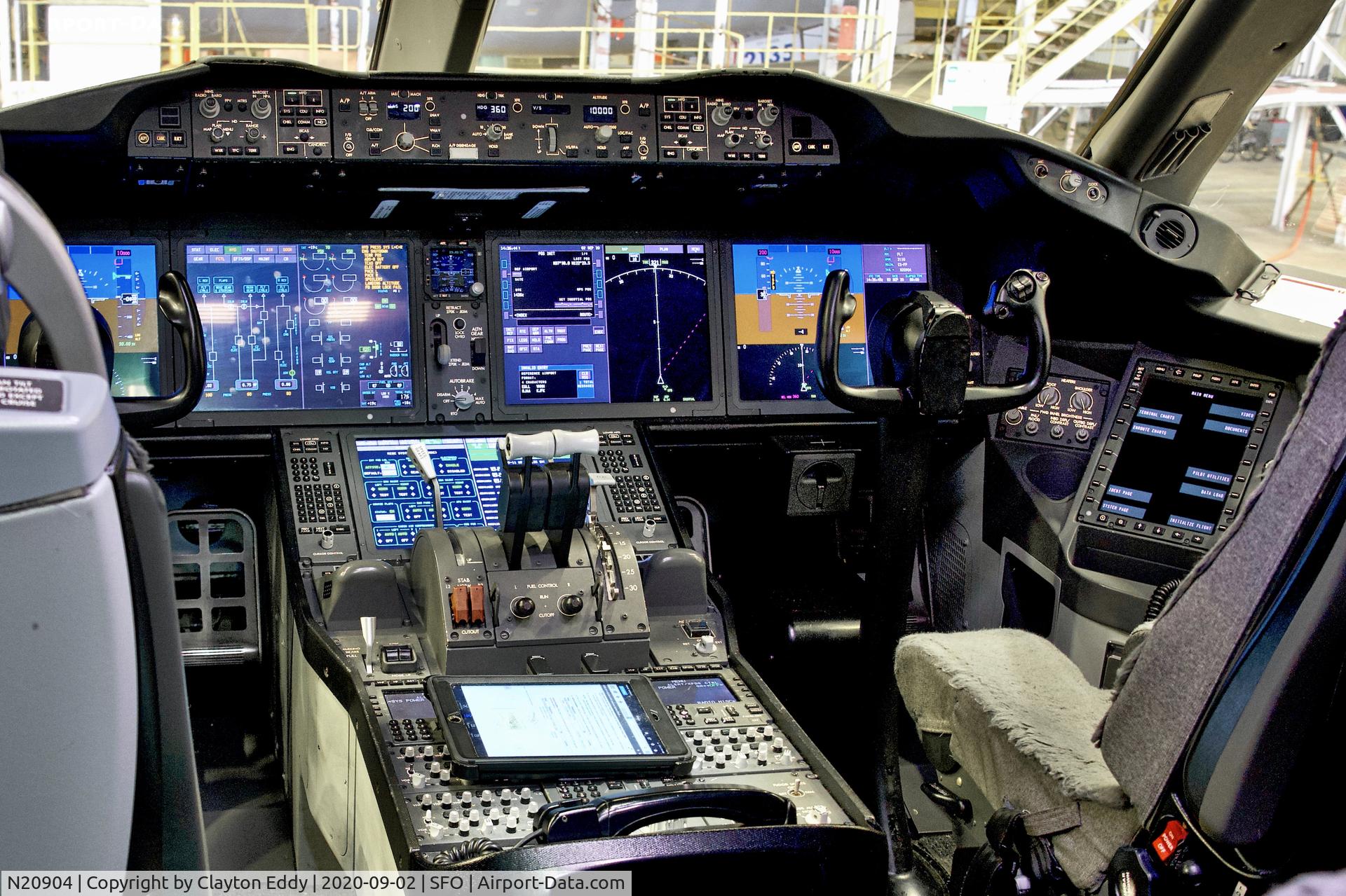 N20904, 2012 Boeing 787-8 Dreamliner C/N 34824, Flightdeck 2020.