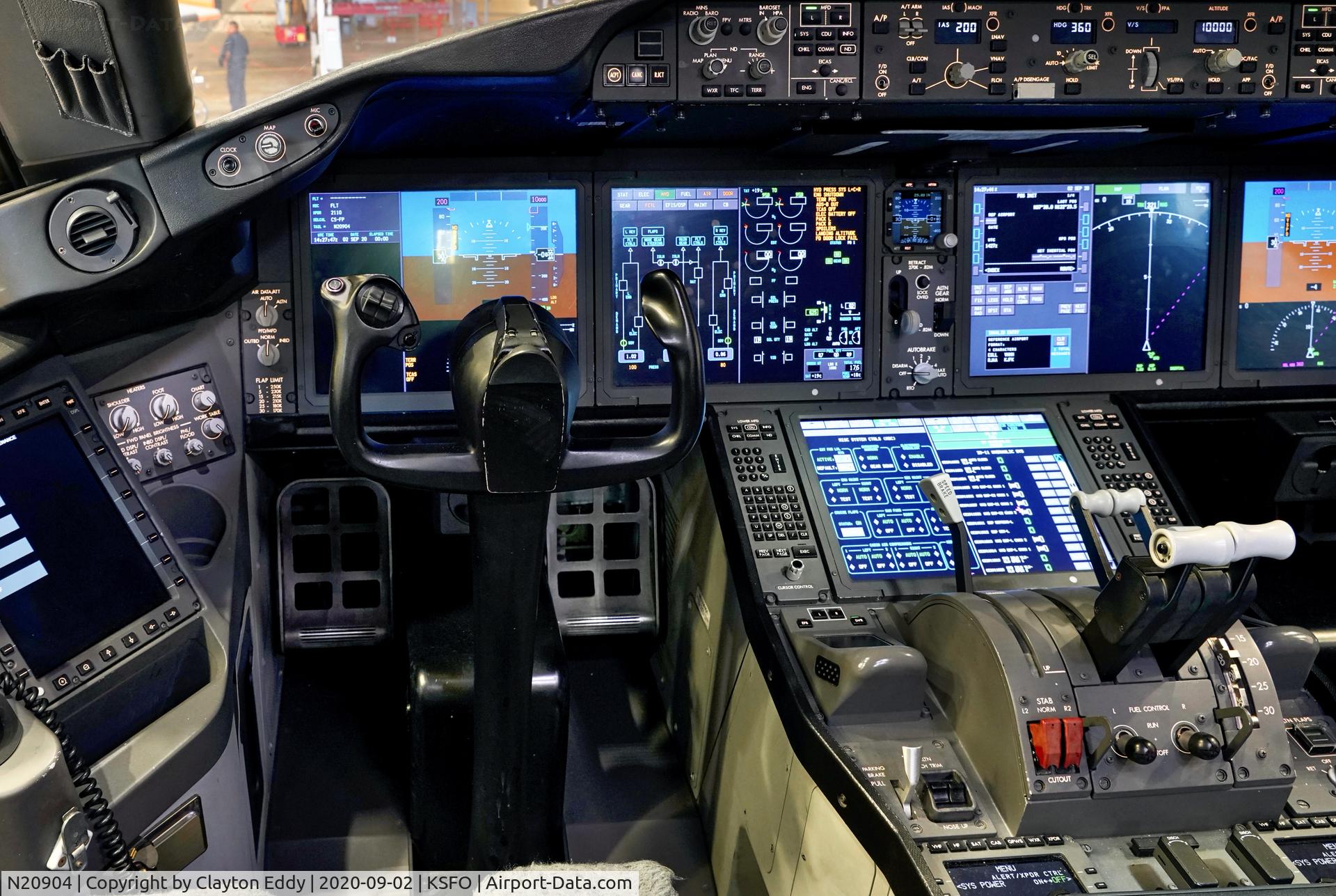N20904, 2012 Boeing 787-8 Dreamliner C/N 34824, Flightdeck 2020.