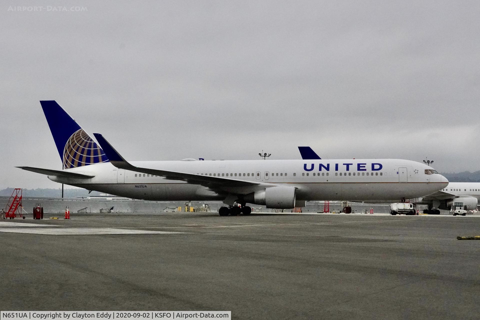 N651UA, 1992 Boeing 767-322 C/N 25389, SFO 2020.