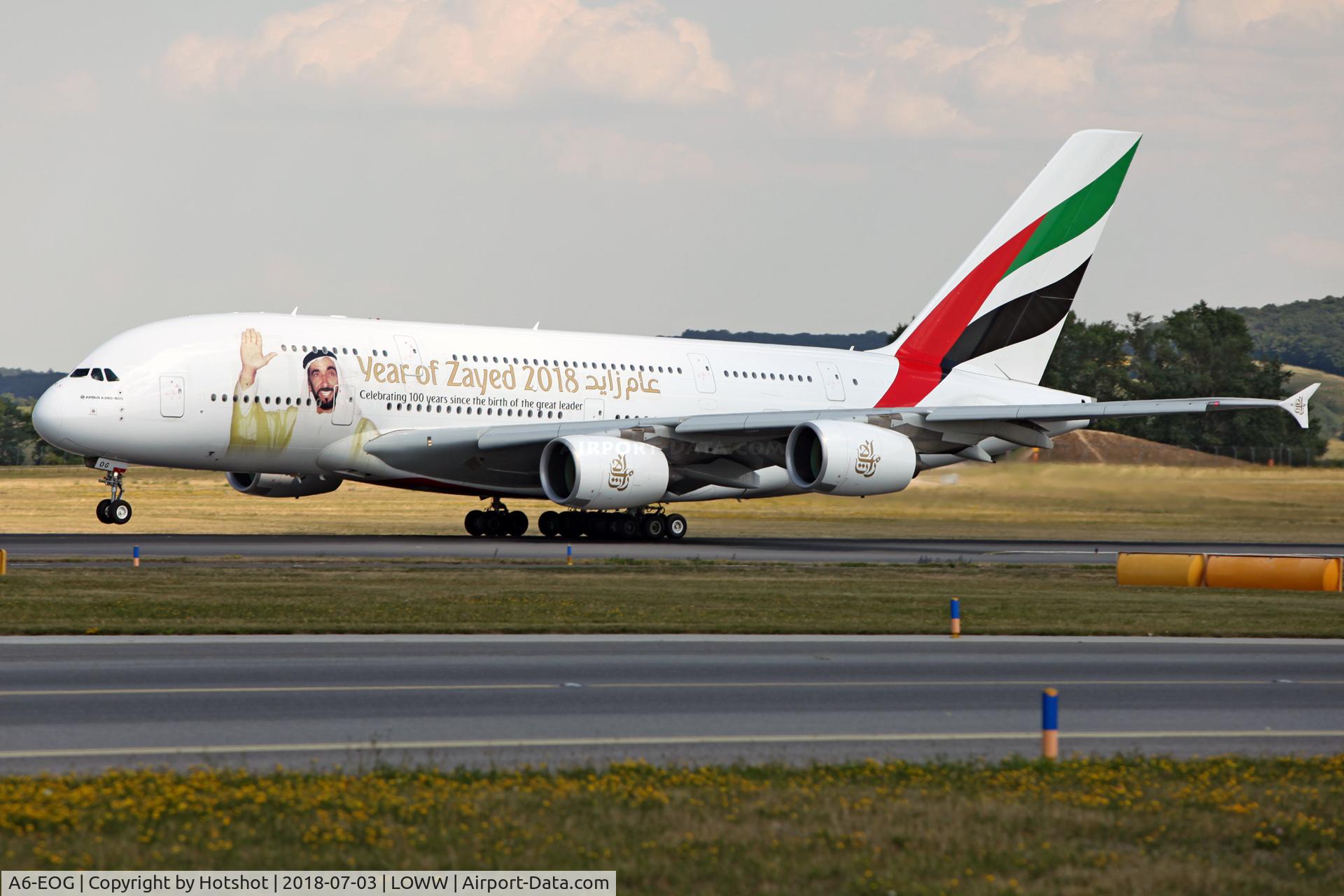 A6-EOG, 2014 Airbus A380-861 C/N 172, Rotating
