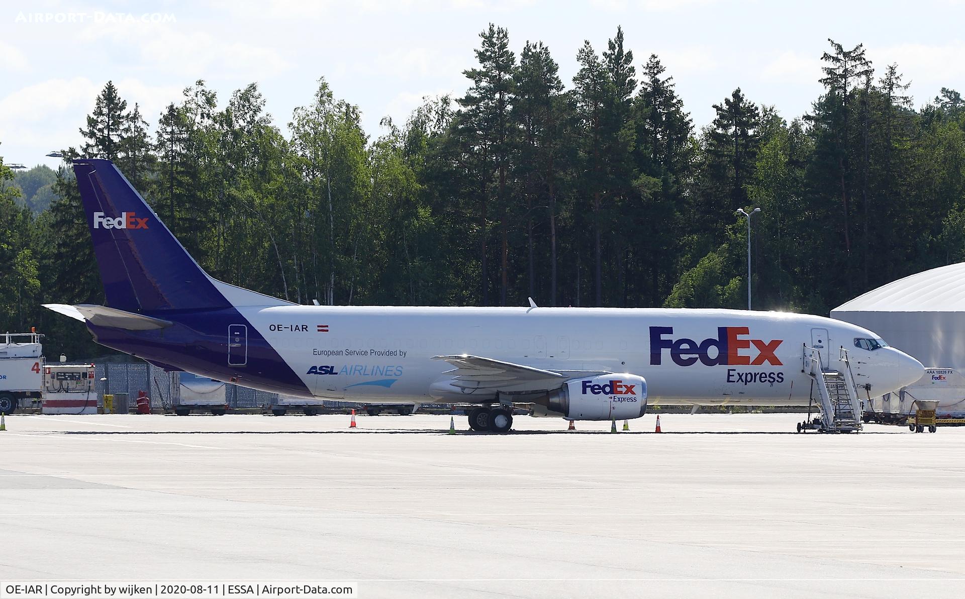 OE-IAR, 1998 Boeing 737-4M0 C/N 29208, Ramp R