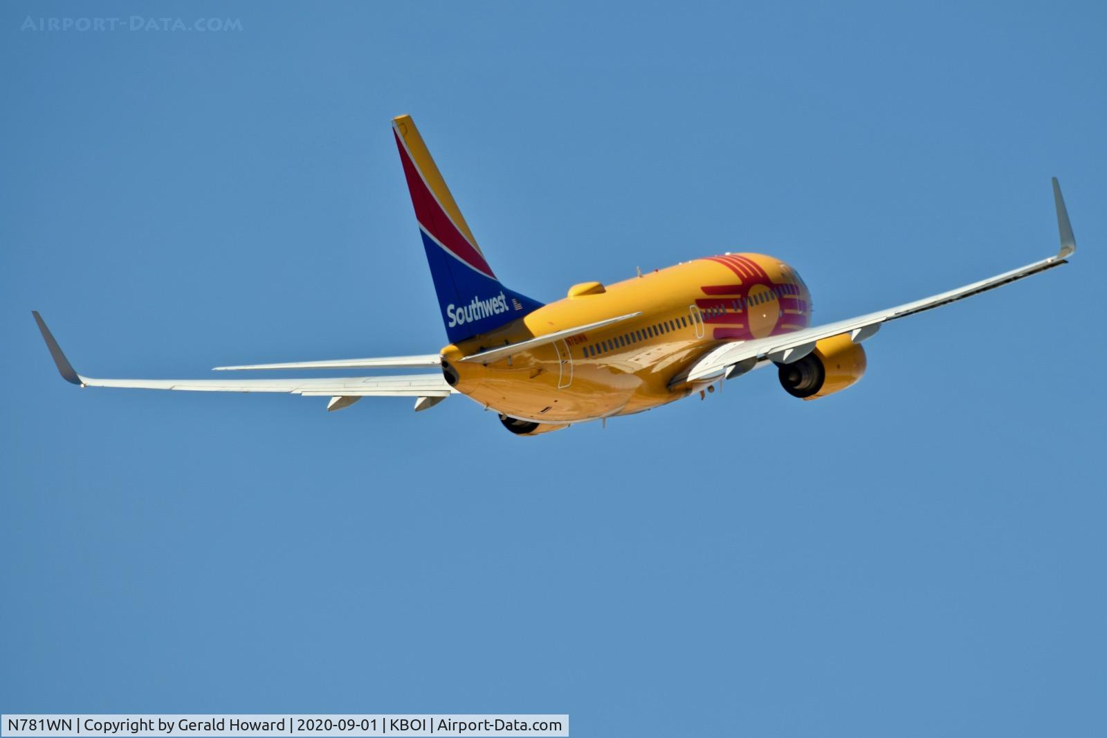 N781WN, 2000 Boeing 737-7H4 C/N 30601, Departing BOI.