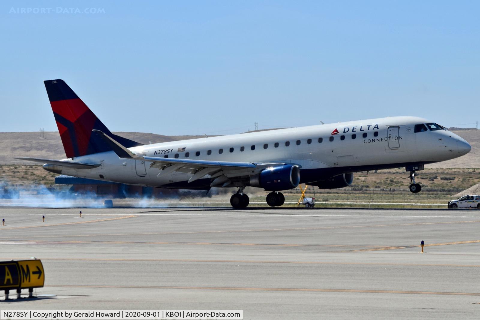 N278SY, 2018 Embraer 175LR (ERJ-170-200LR) C/N 17000742, Landing 28R.