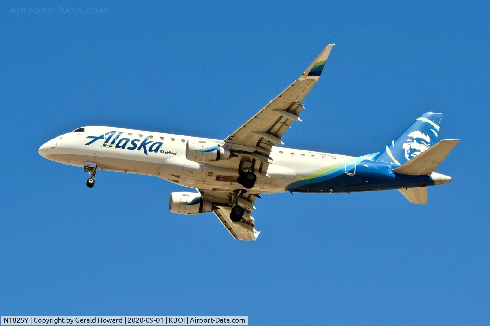 N182SY, 2016 Embraer 175LR (ERJ-170-200LR) C/N 17000579, Landing RWY 28R.