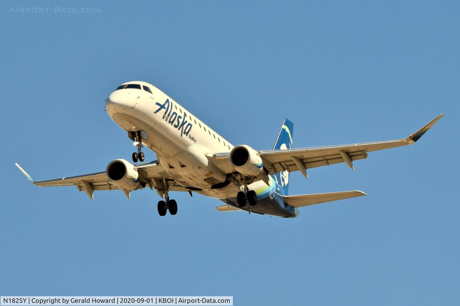 N182SY, 2016 Embraer 175LR (ERJ-170-200LR) C/N 17000579, Landing RWY 28R.