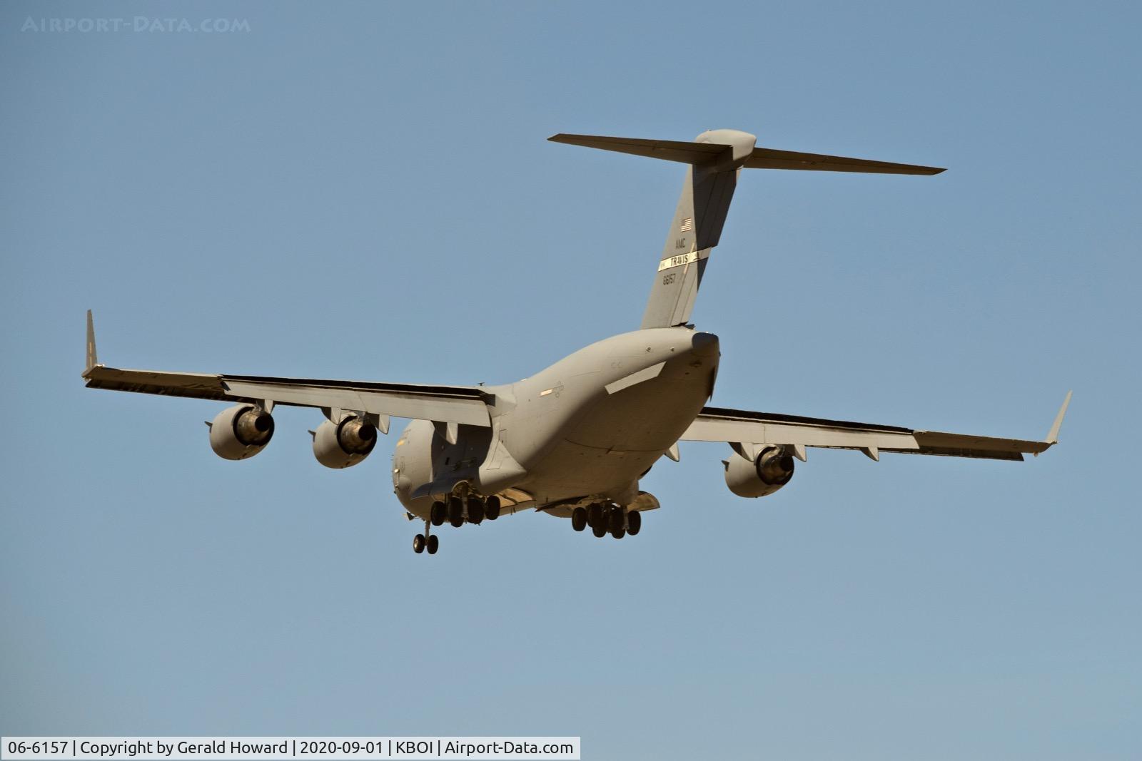 06-6157, 2006 Boeing C-17A Globemaster III C/N P-157, Landing RWY 28R.