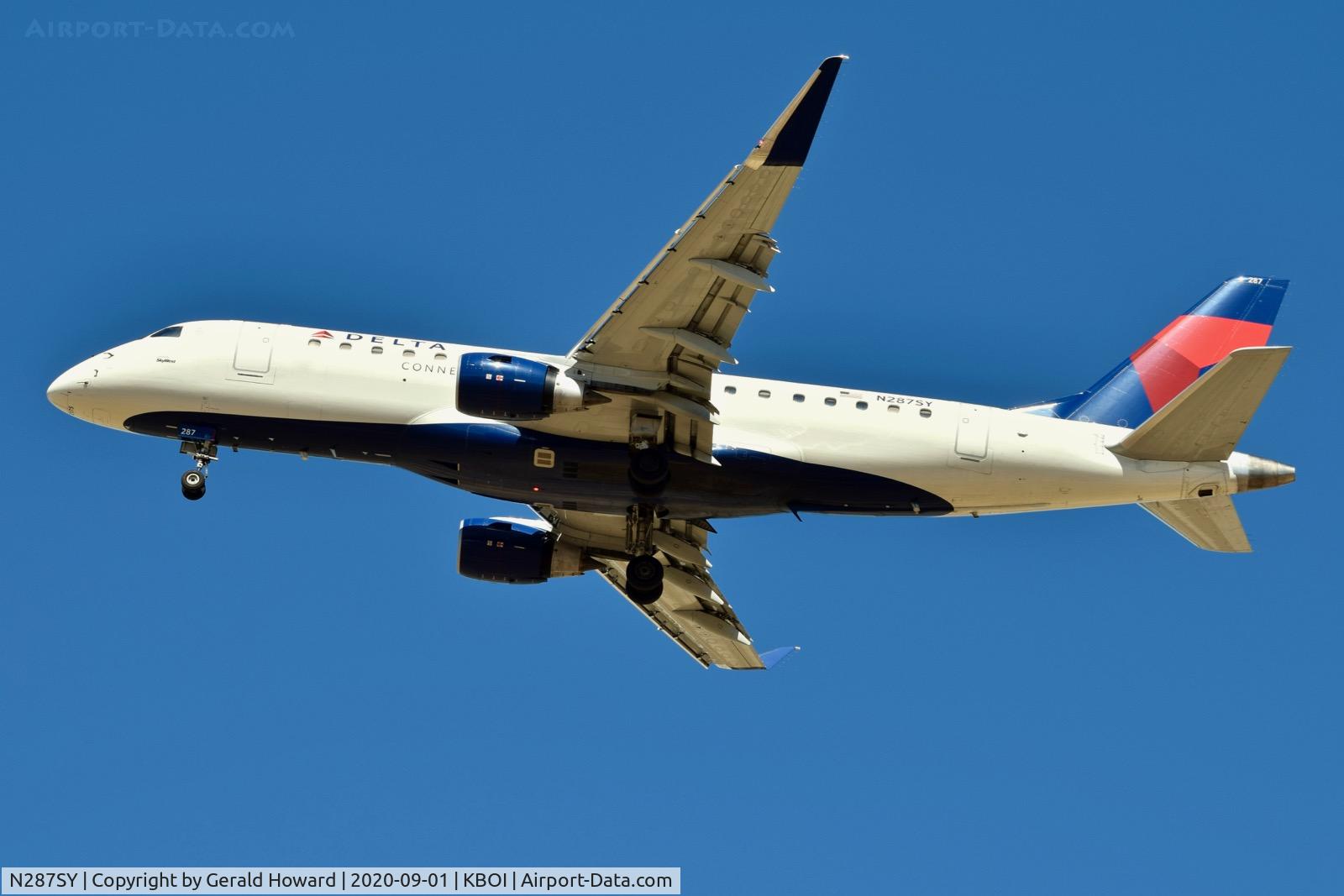 N287SY, 2018 Embraer ERJ-175LL (ERJ-170-200LL) C/N 17000753, Landing RWY 28R.