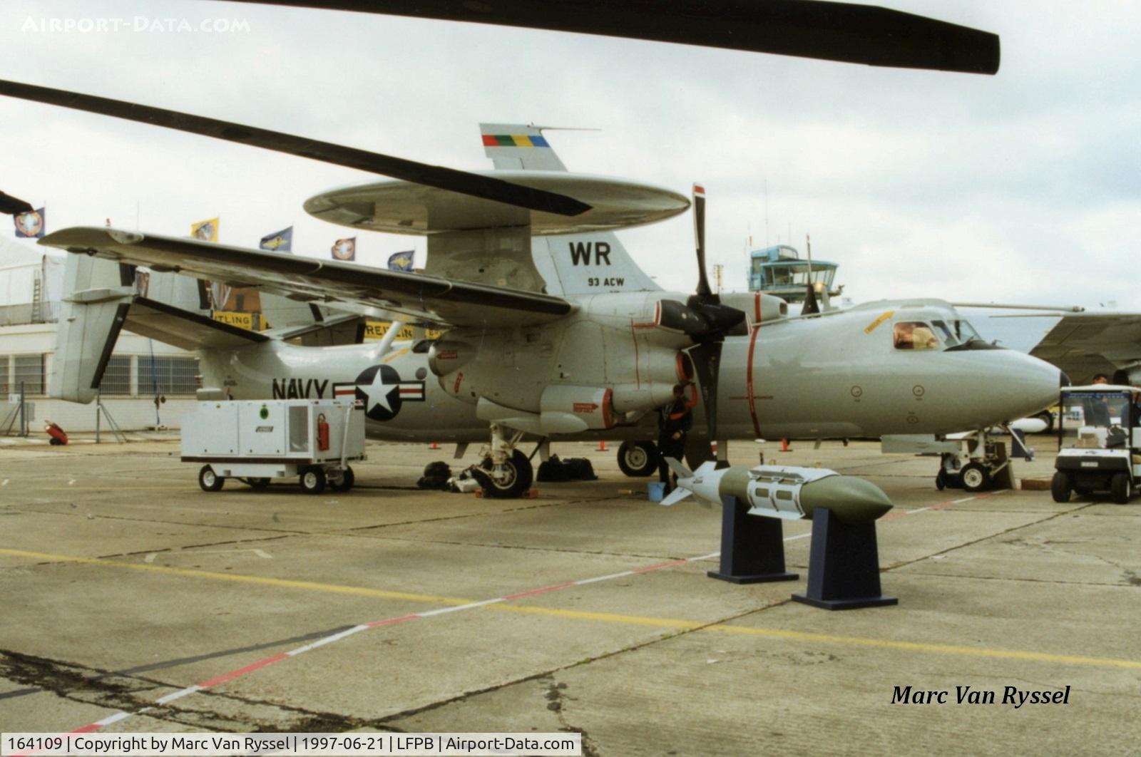 164109, Grumman E-2C Hawkeye Group 2 C/N A52-141, Paris Air Show 1997.