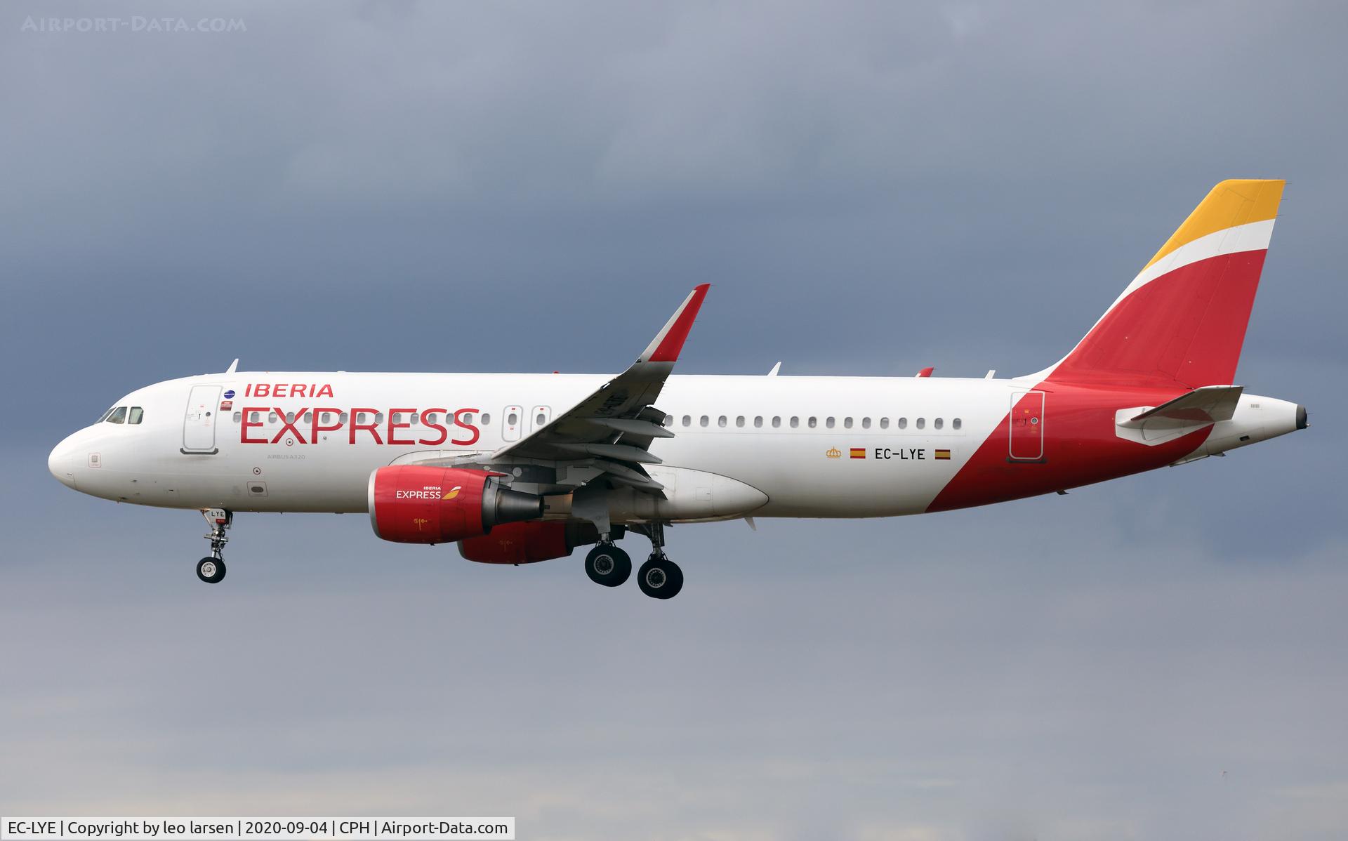 EC-LYE, 2013 Airbus A320-216 C/N 5729, Copenhagen 4.9.2020