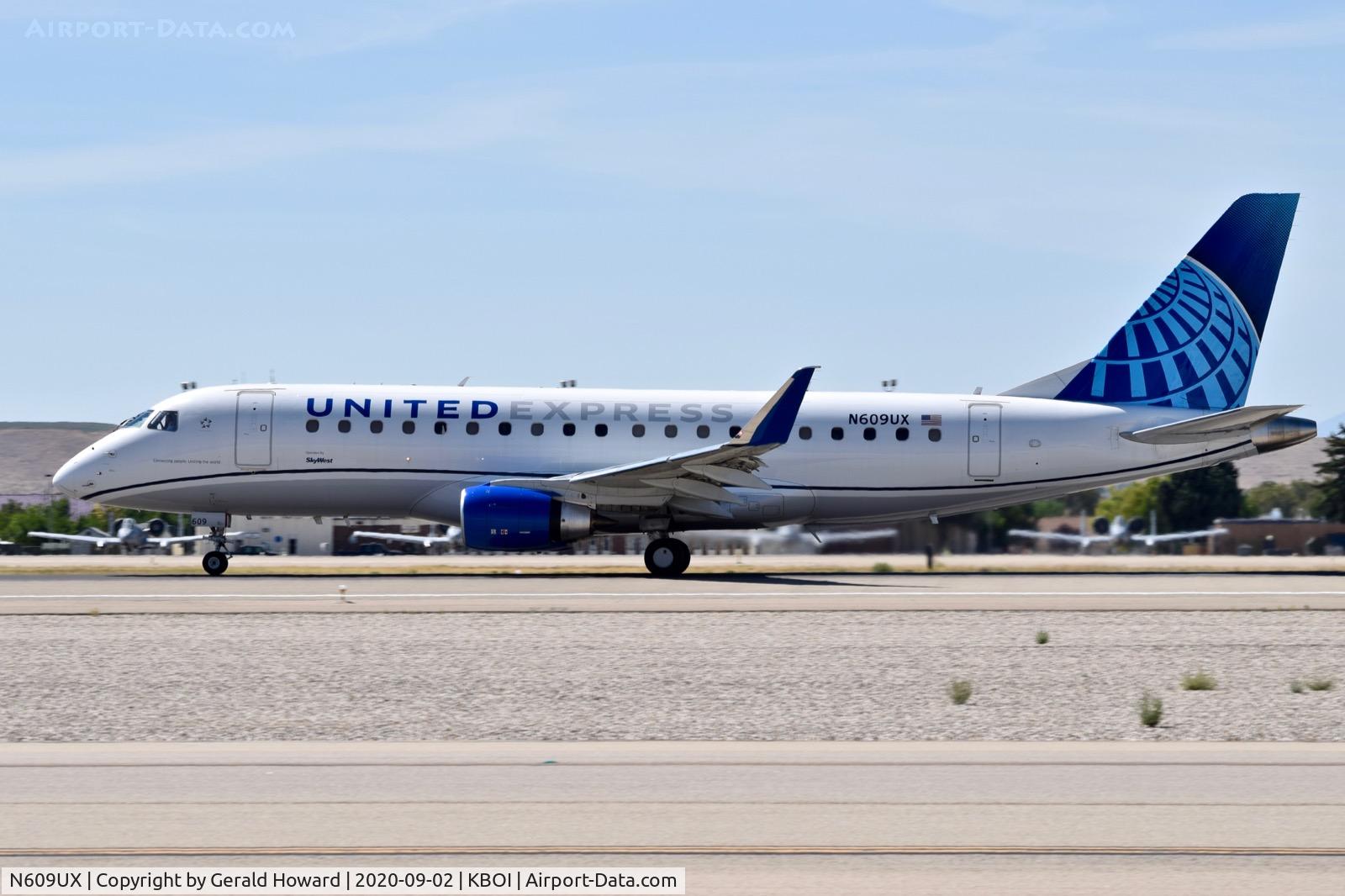 N609UX, 2019 Embraer ERJ-175LL (ERJ-170-200LL) C/N 17000807, On RWY 10L.