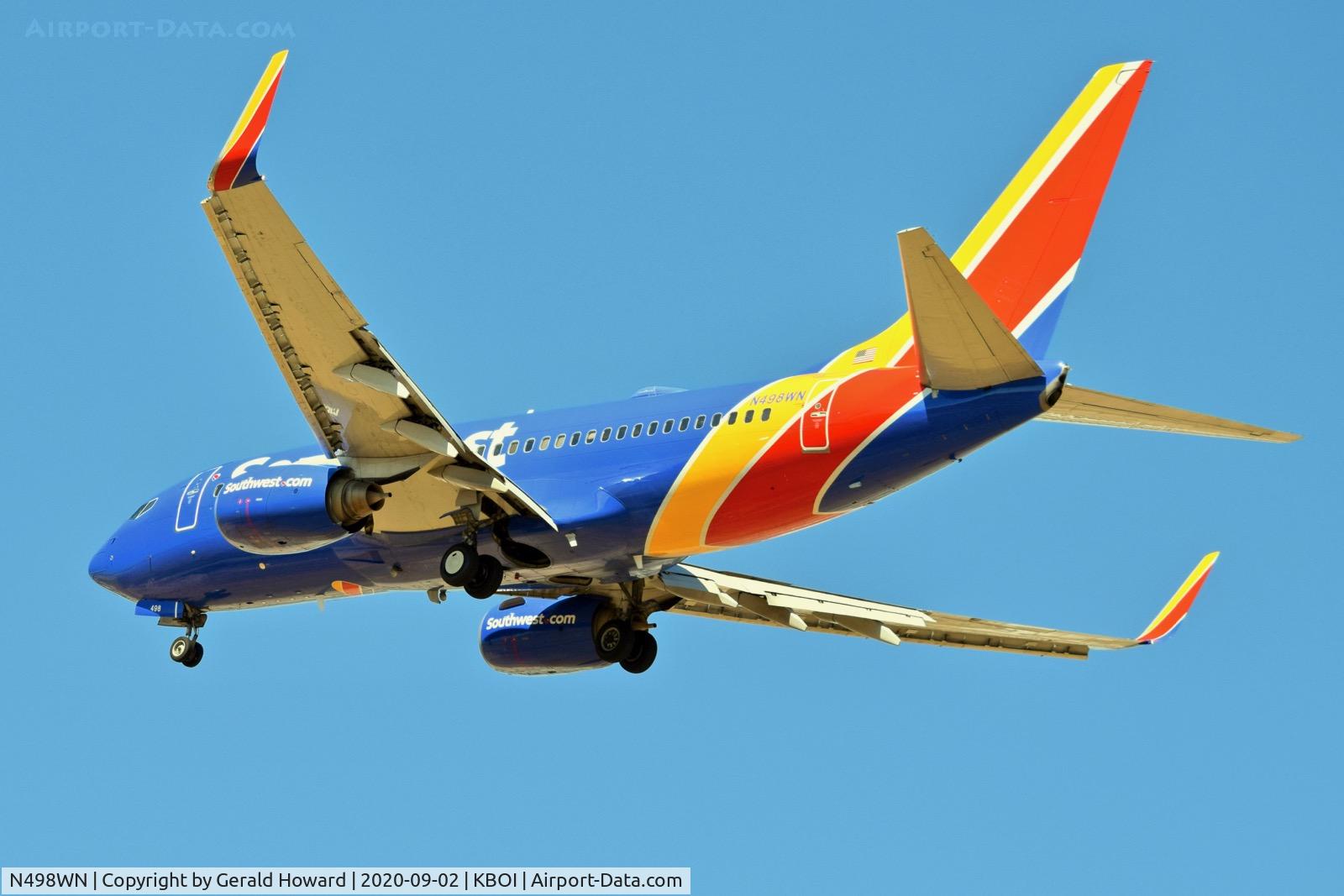 N498WN, 2005 Boeing 737-7H4 C/N 32480, Landing 28R.