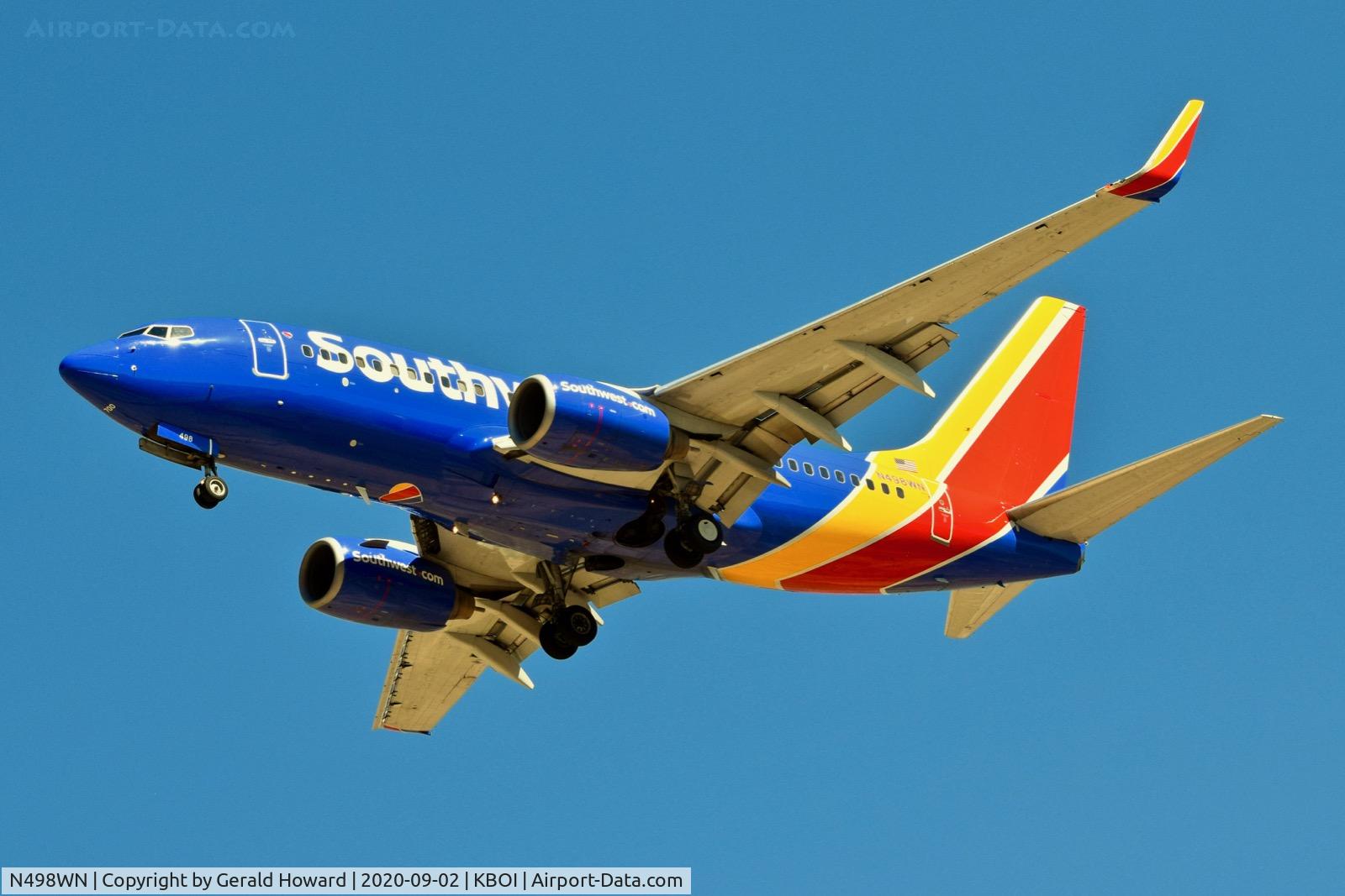 N498WN, 2005 Boeing 737-7H4 C/N 32480, Landing 28R.