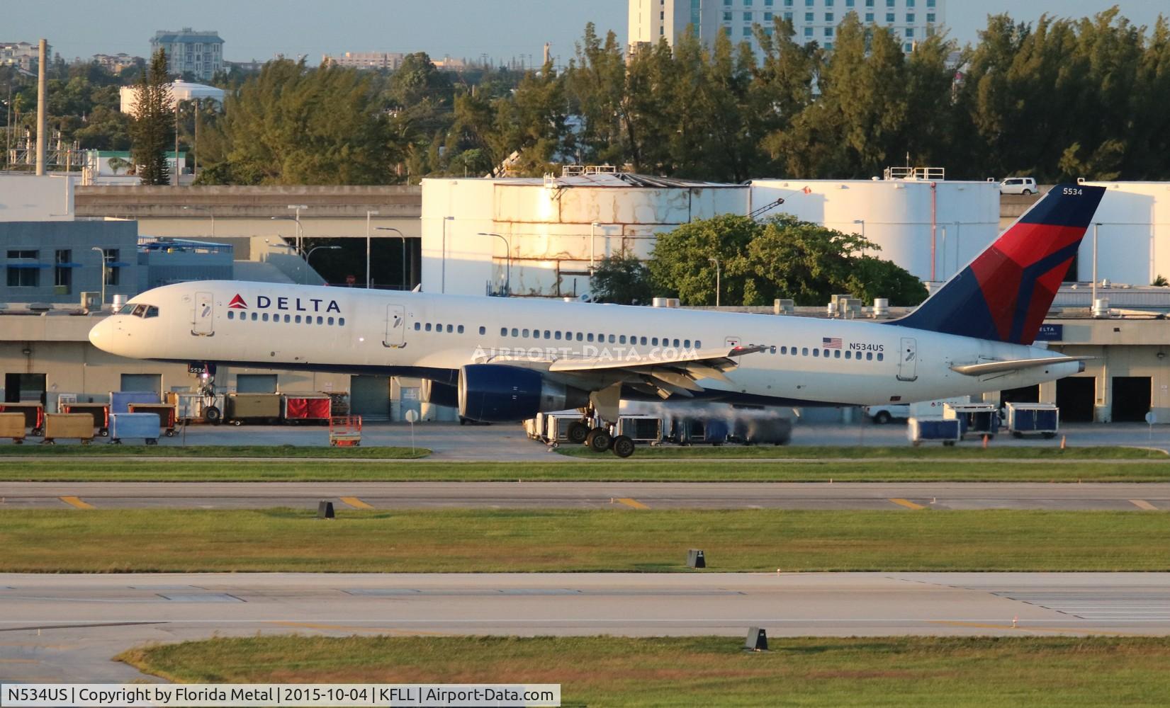 N534US, 1988 Boeing 757-251 C/N 24265, FLL 2015