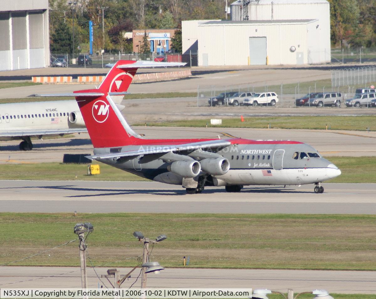 N535XJ, 2000 British Aerospace Avro 146-RJ85A C/N E2371, DTW 2006