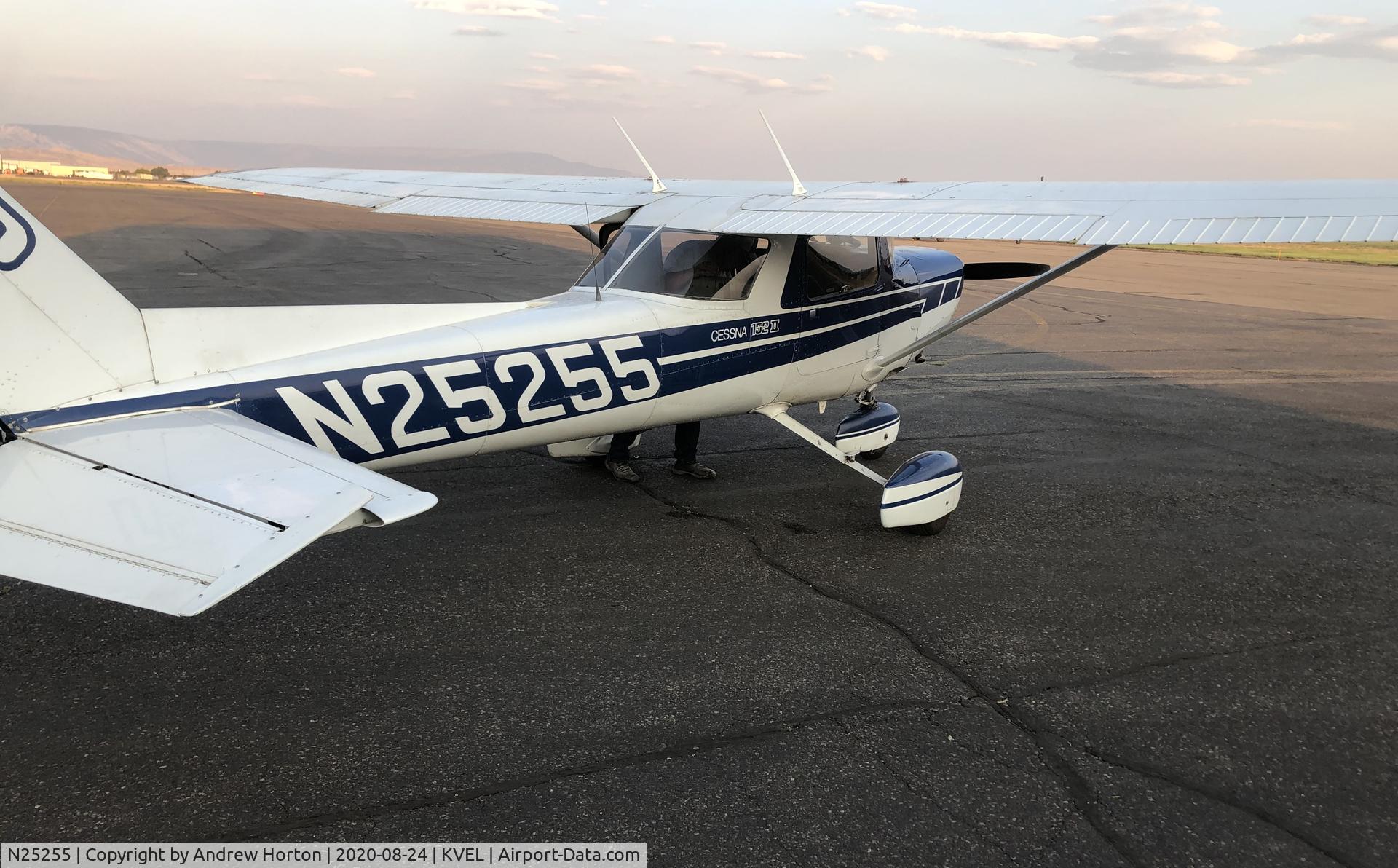 N25255, 1977 Cessna 152 C/N 15280556, World's best trainer!