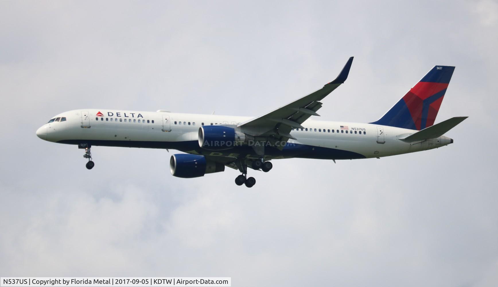 N537US, 1996 Boeing 757-251 C/N 26484, DTW 2017