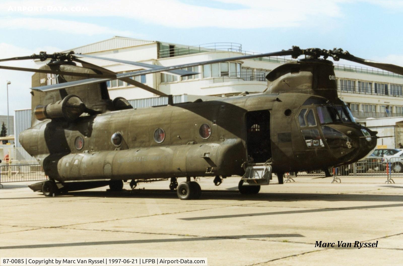 87-0085, 1987 Boeing CH-47D Chinook C/N M.3204, Paris Air Show 1997.