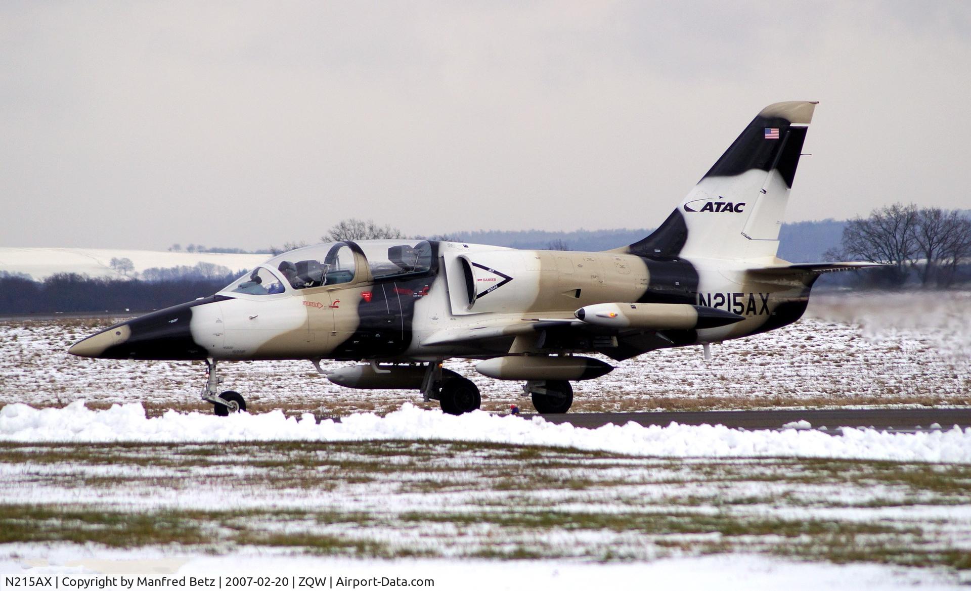 N215AX, Aero L-39ZA Albatros C/N 432830, Gut getarnt.