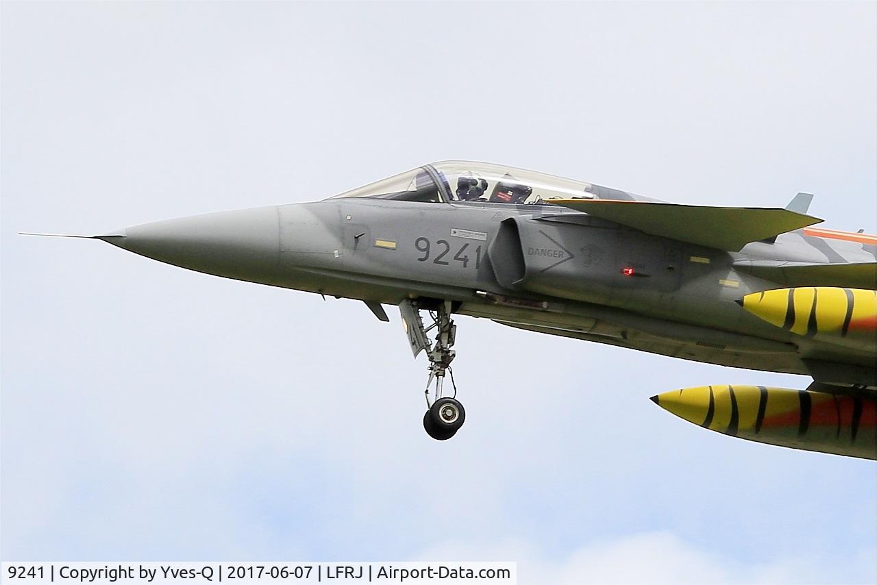 9241, Saab JAS-39C Gripen C/N 39241, Saab JAS-39C Gripen, Short approach rwy 26, Landivisiau Naval Air Base (LFRJ) Tiger Meet 2017