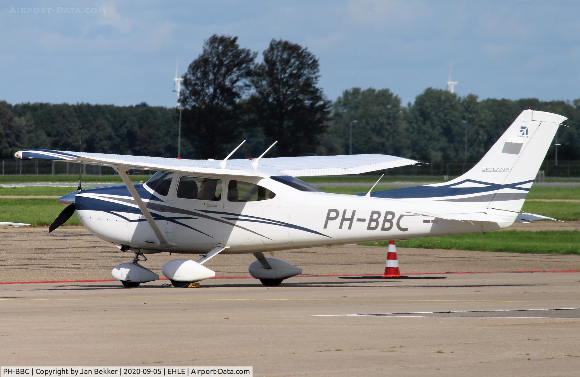 PH-BBC, 2007 Cessna 182T Skylane C/N 18281983, Lelystad Airport