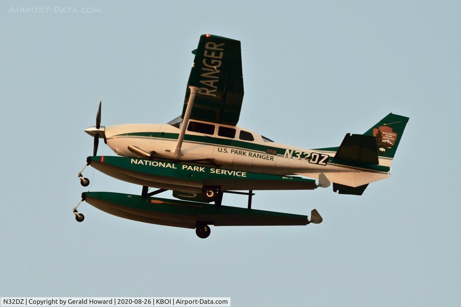 N32DZ, Cessna T206H Turbo Stationair C/N unknown, Climb out from 10L.