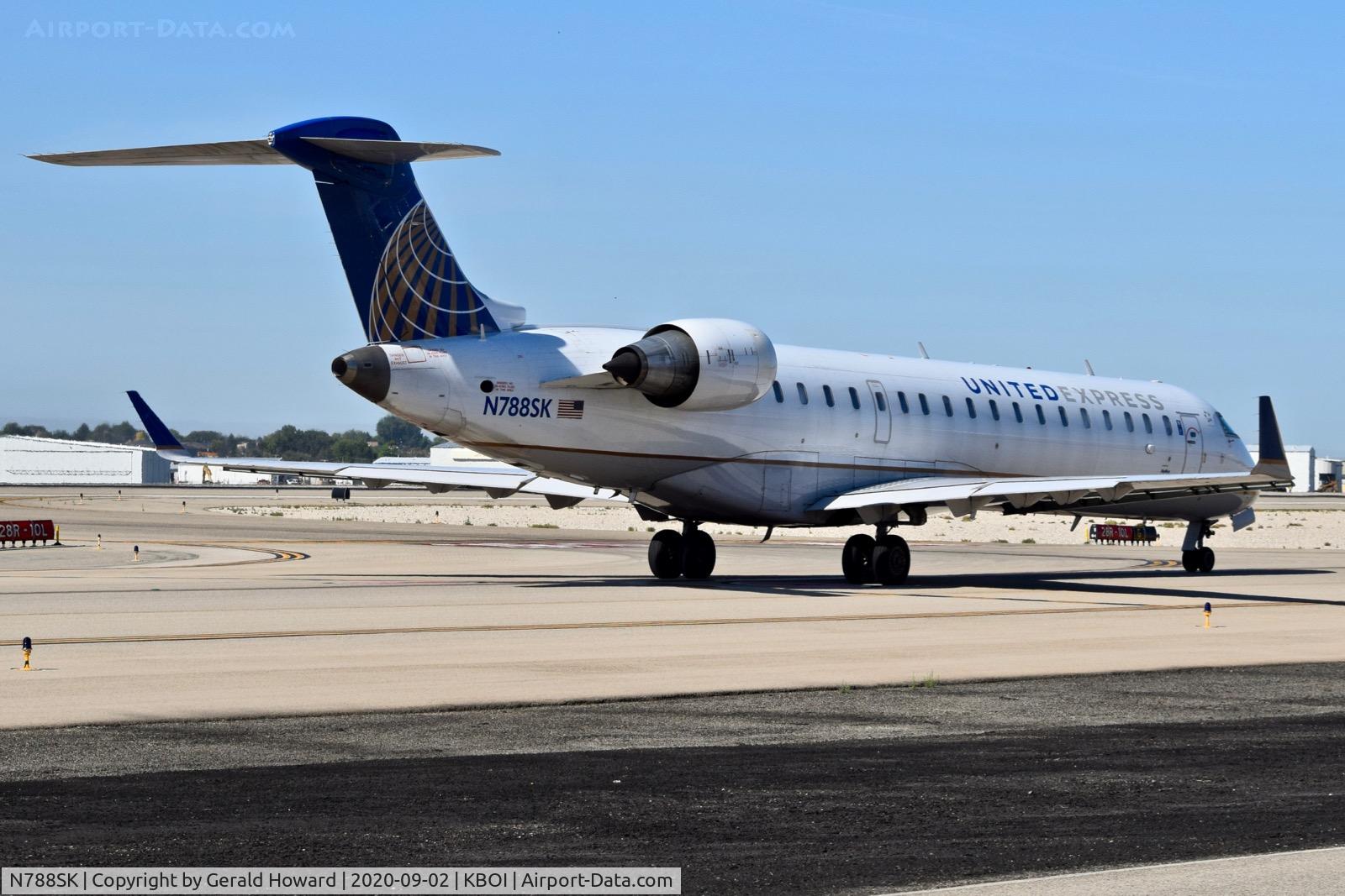 N788SK, 2009 Bombardier CRJ-700 (CL-600-2C10) Regional Jet C/N 10290, Taxiing on Alpha.