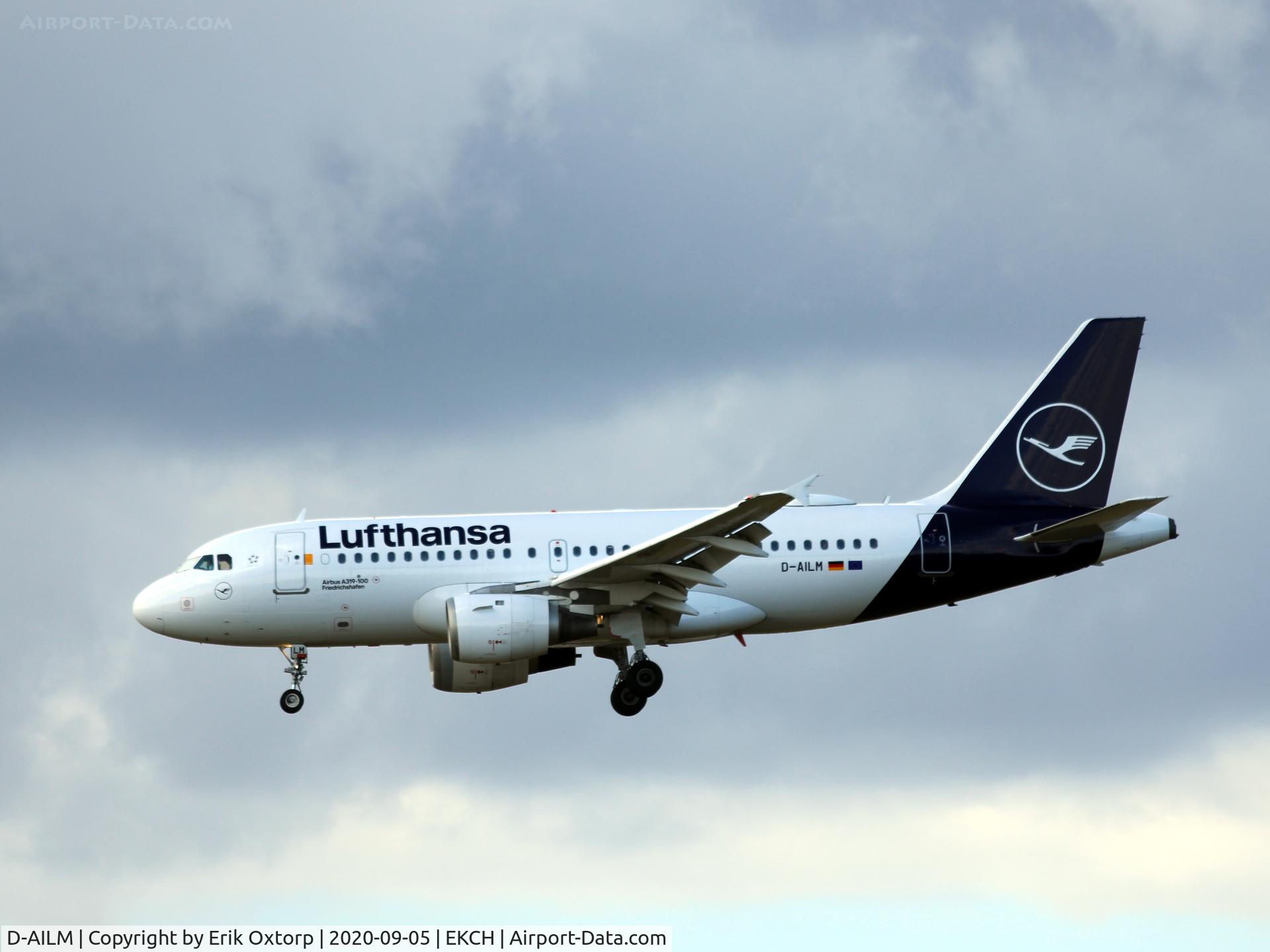 D-AILM, 1997 Airbus A319-114 C/N 694, D-AILM landing rw 22L