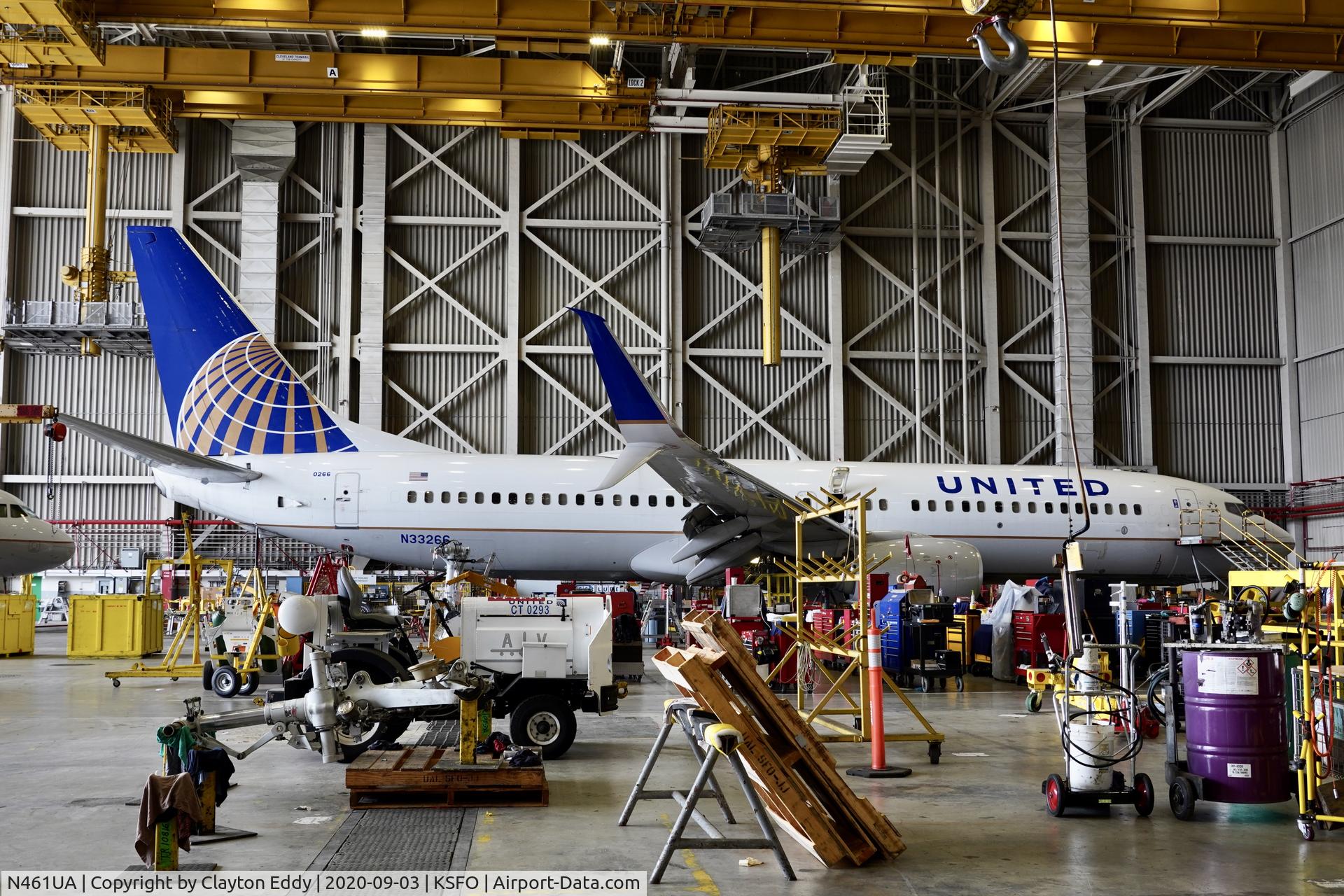 N461UA, 2000 Airbus A320-232 C/N 1266, SFO 2020.